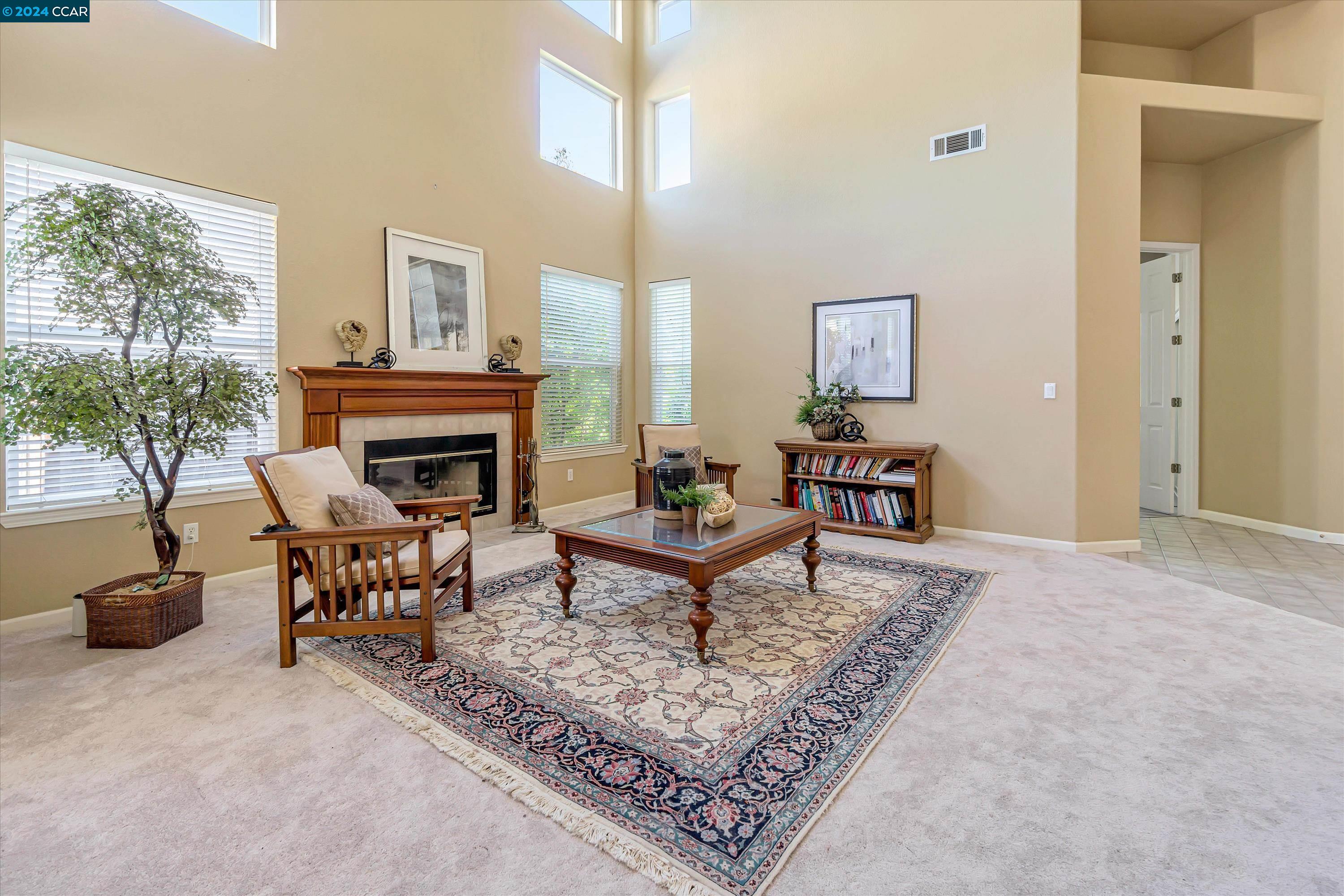 Detail Gallery Image 5 of 47 For 911 Autumn Oak Cir, Concord,  CA 94521 - 4 Beds | 3/1 Baths