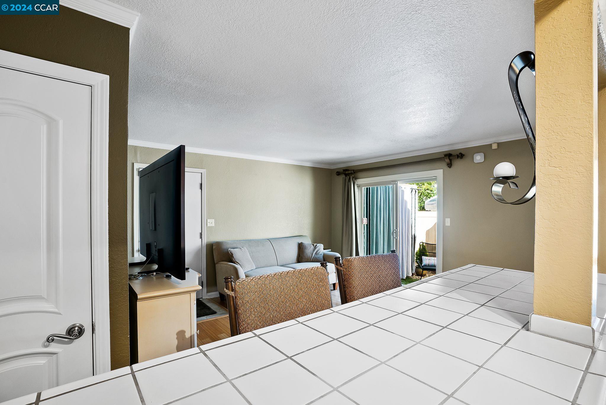 Detail Gallery Image 17 of 30 For 2040 Sierra Rd #4,  Concord,  CA 94518 - 2 Beds | 1/1 Baths