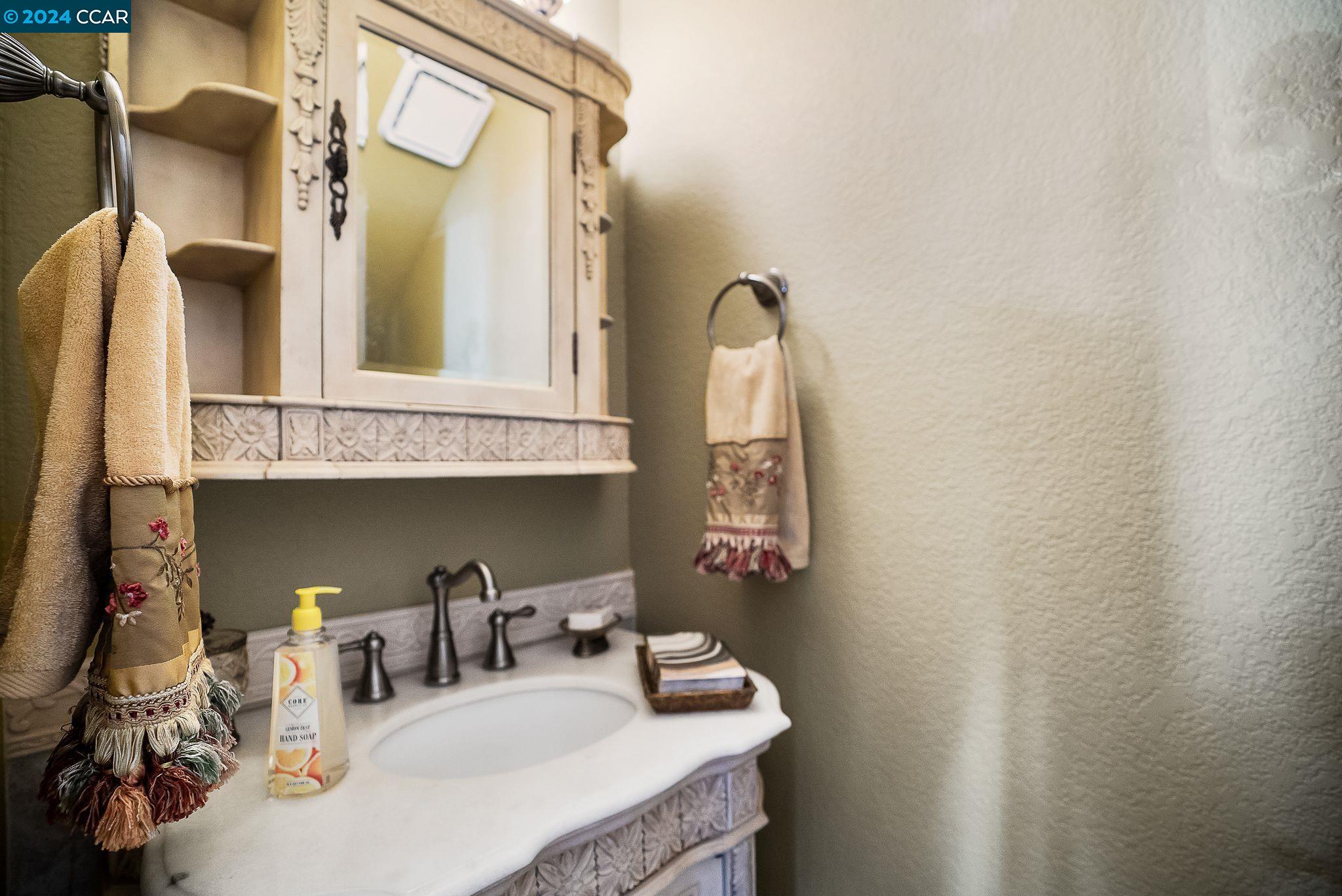 Detail Gallery Image 20 of 30 For 2040 Sierra Rd #4,  Concord,  CA 94518 - 2 Beds | 1/1 Baths