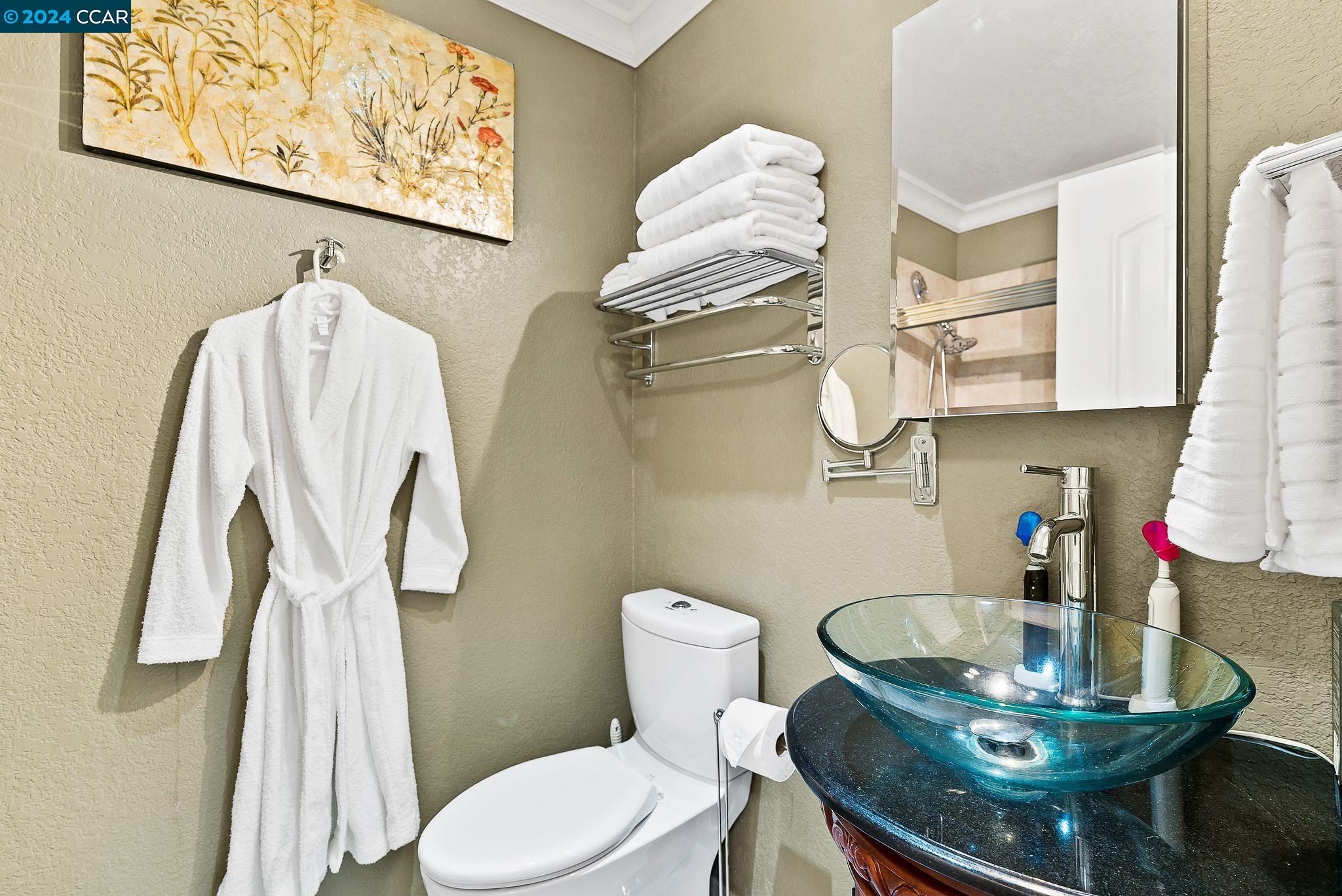 Detail Gallery Image 25 of 30 For 2040 Sierra Rd #4,  Concord,  CA 94518 - 2 Beds | 1/1 Baths