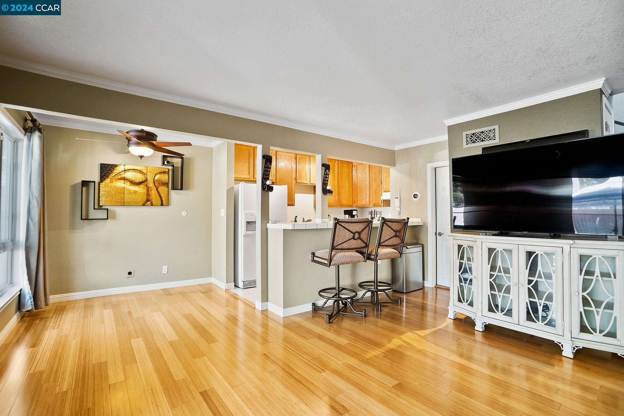 Detail Gallery Image 6 of 30 For 2040 Sierra Rd #4,  Concord,  CA 94518 - 2 Beds | 1/1 Baths