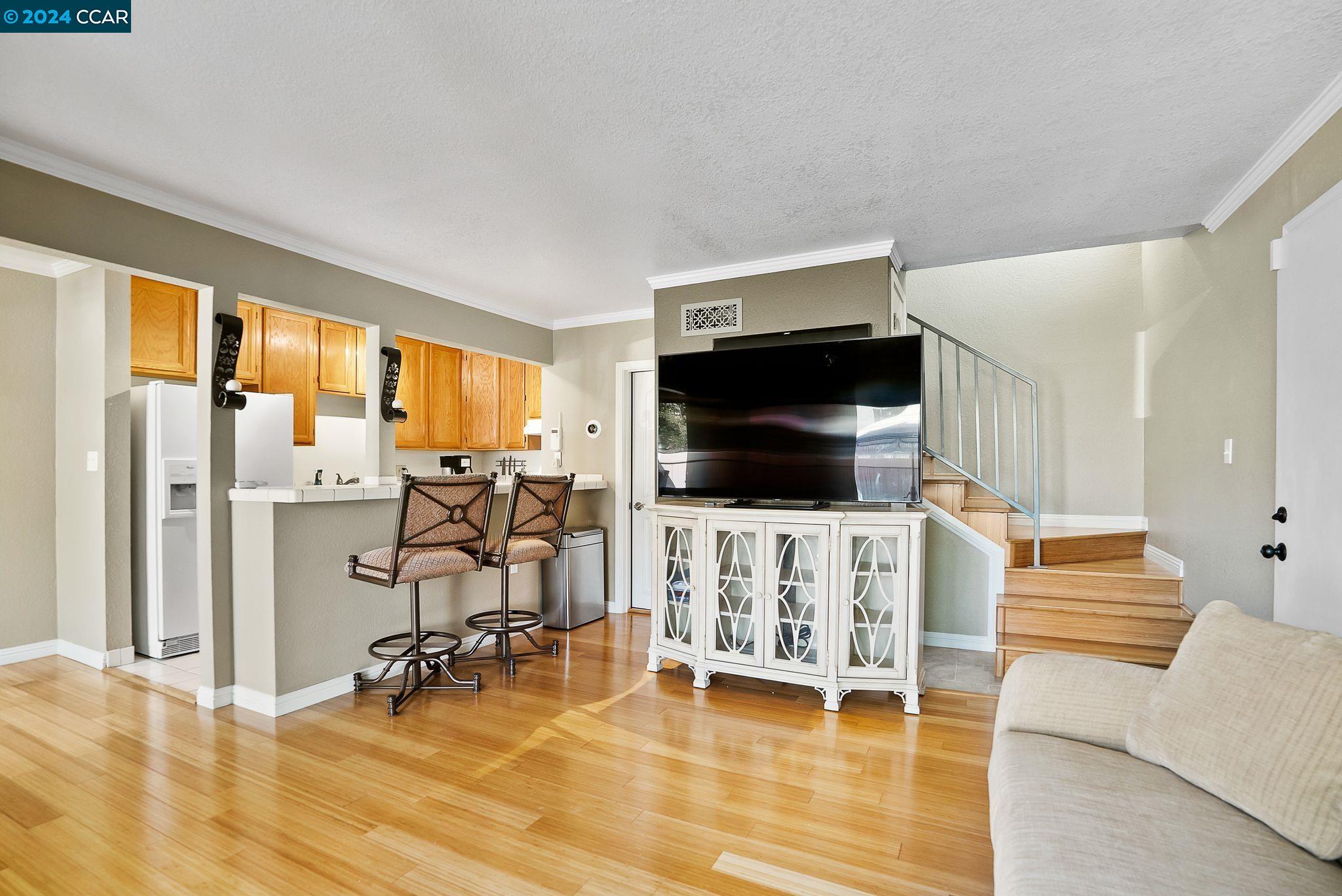 Detail Gallery Image 7 of 30 For 2040 Sierra Rd #4,  Concord,  CA 94518 - 2 Beds | 1/1 Baths