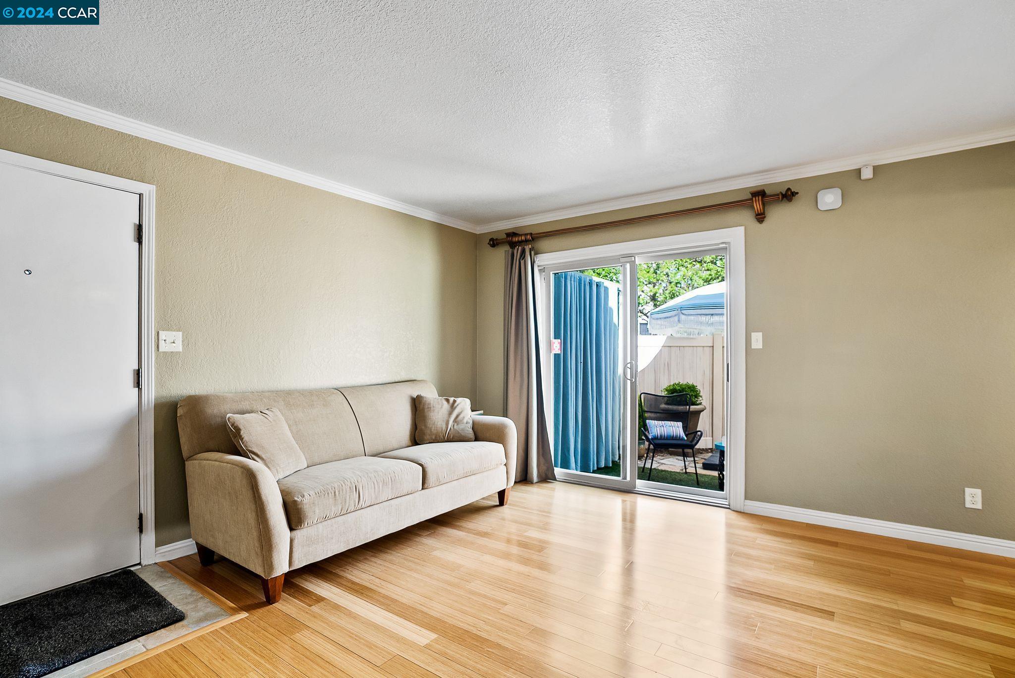 Detail Gallery Image 9 of 30 For 2040 Sierra Rd #4,  Concord,  CA 94518 - 2 Beds | 1/1 Baths