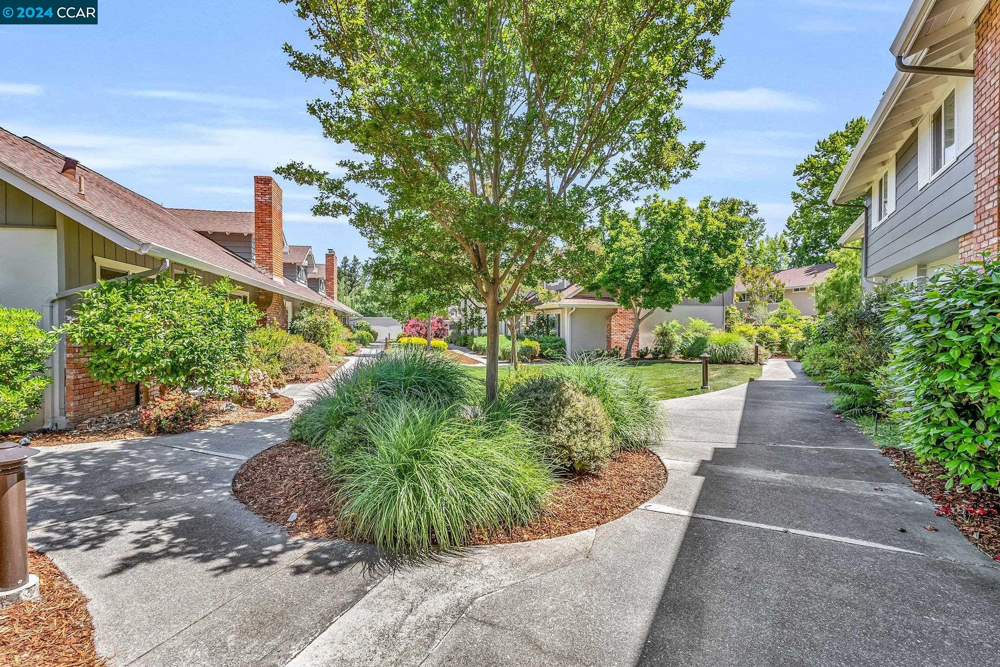 Photo #2: 41060379 Listing 