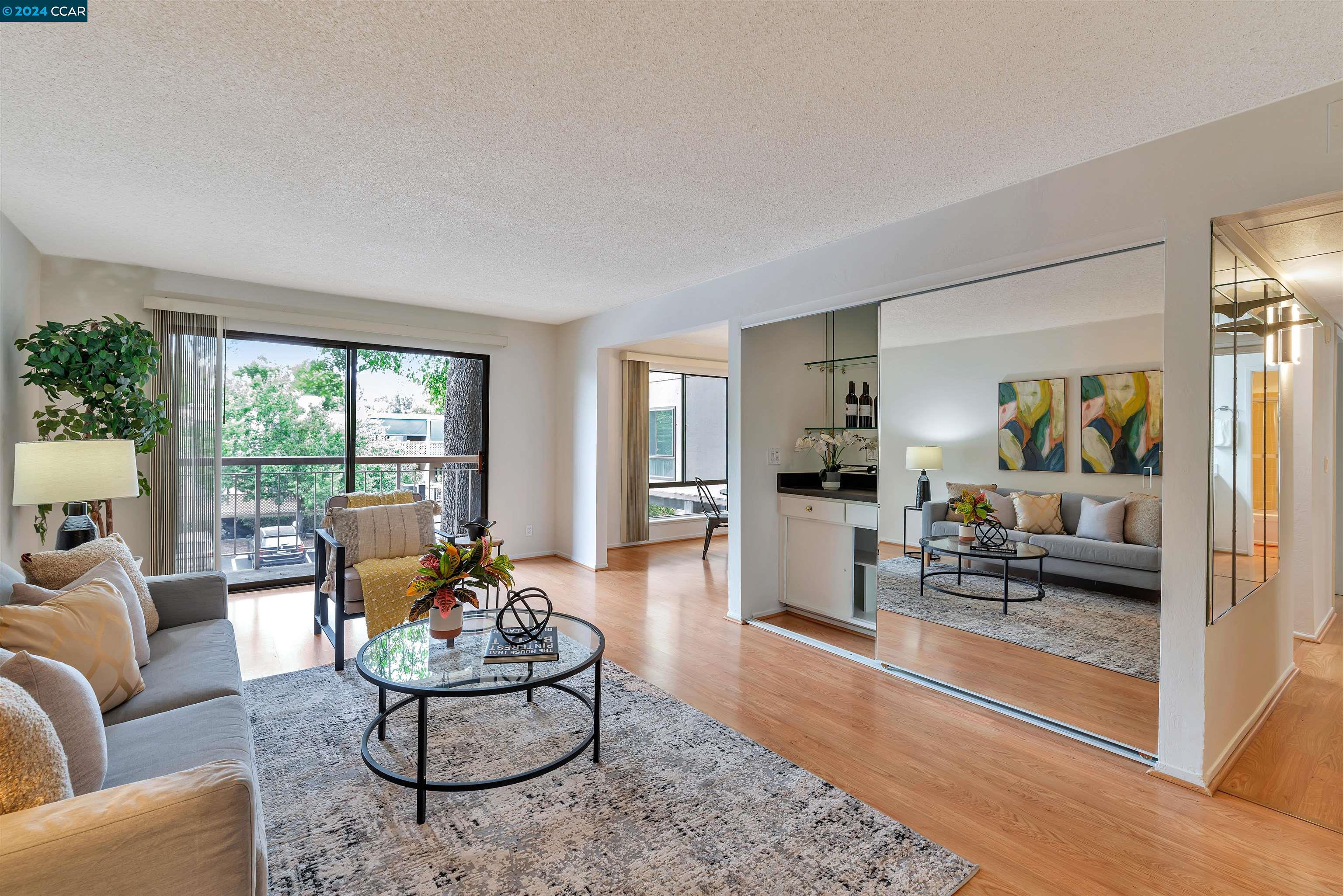 Detail Gallery Image 1 of 17 For 470 N Civic Dr #208,  Walnut Creek,  CA 94596 - 1 Beds | 1 Baths
