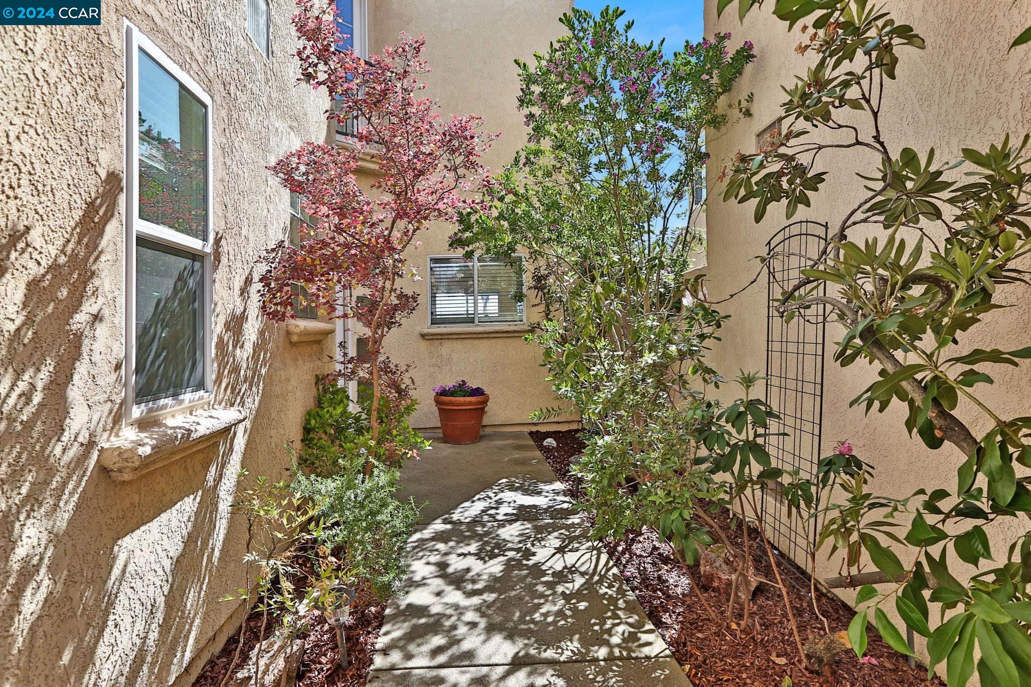 Detail Gallery Image 2 of 43 For 188 Teracina Dr, San Ramon,  CA 94582 - 2 Beds | 2 Baths