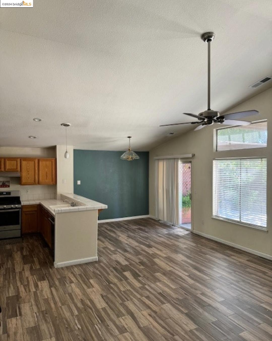 Detail Gallery Image 22 of 29 For 1892 Pin Oak Ct, Manteca,  CA 95336 - 3 Beds | 2 Baths