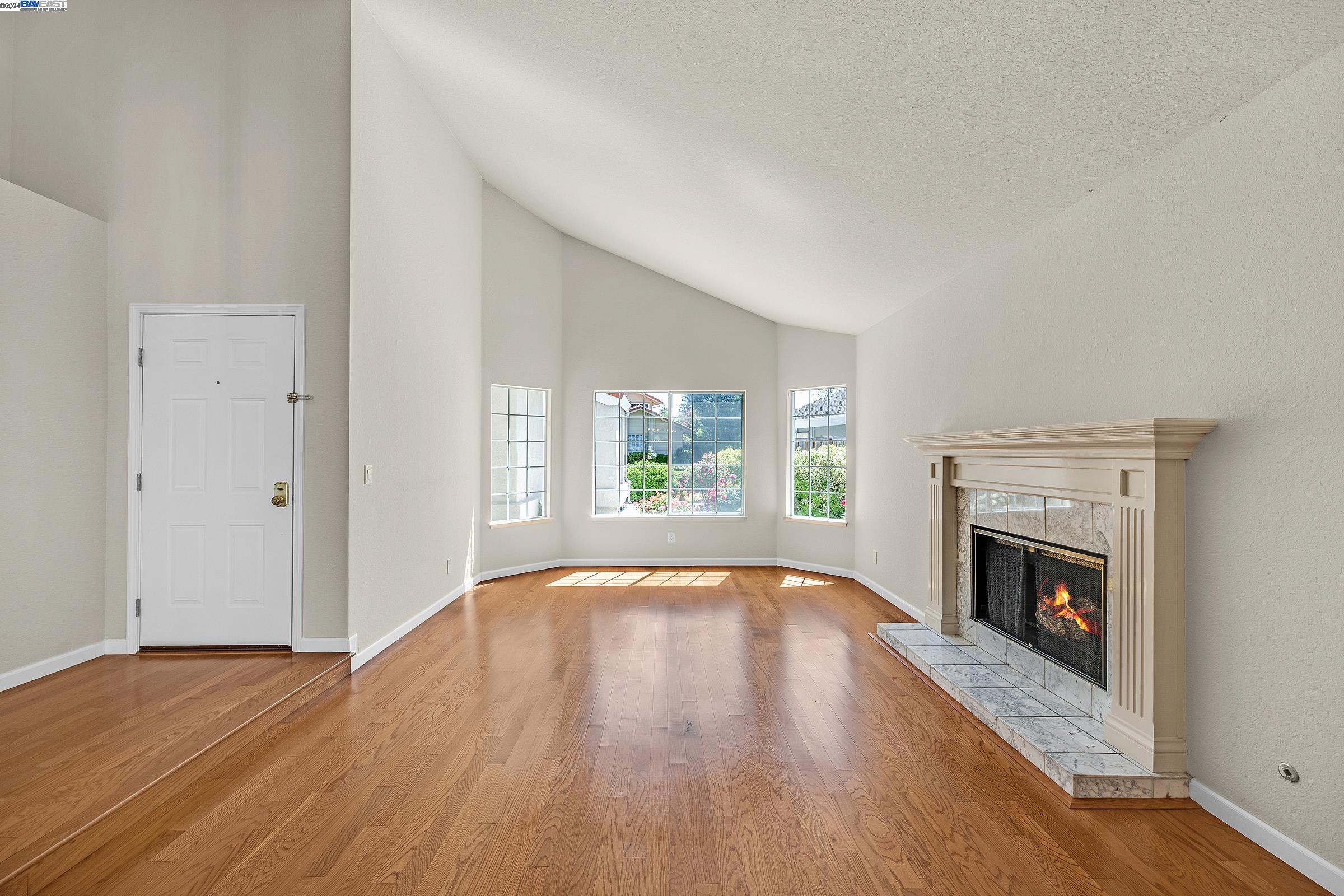 Detail Gallery Image 4 of 38 For 4260 Canyon Crest Rd, San Ramon,  CA 94582 - 3 Beds | 2 Baths
