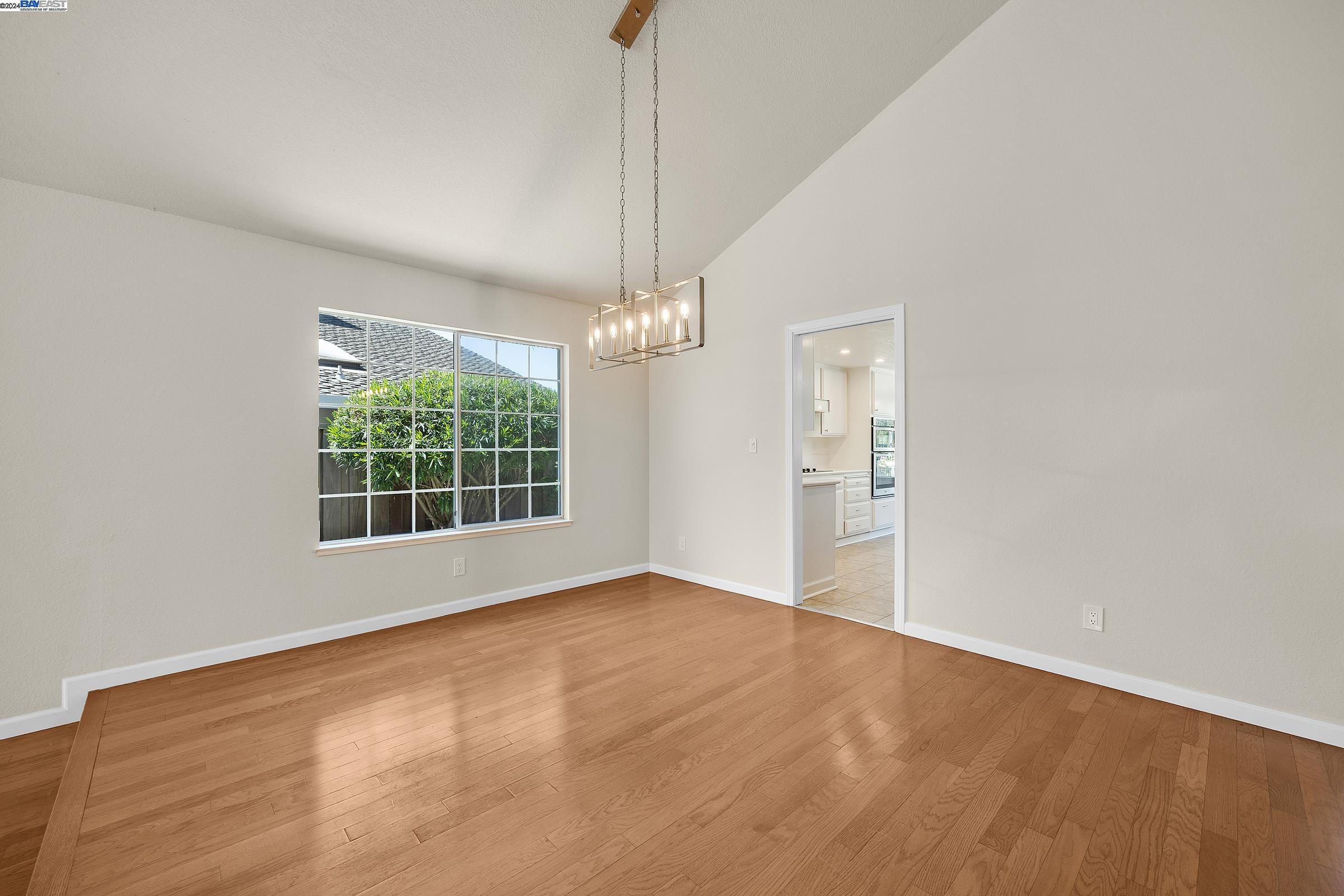 Detail Gallery Image 5 of 38 For 4260 Canyon Crest Rd, San Ramon,  CA 94582 - 3 Beds | 2 Baths
