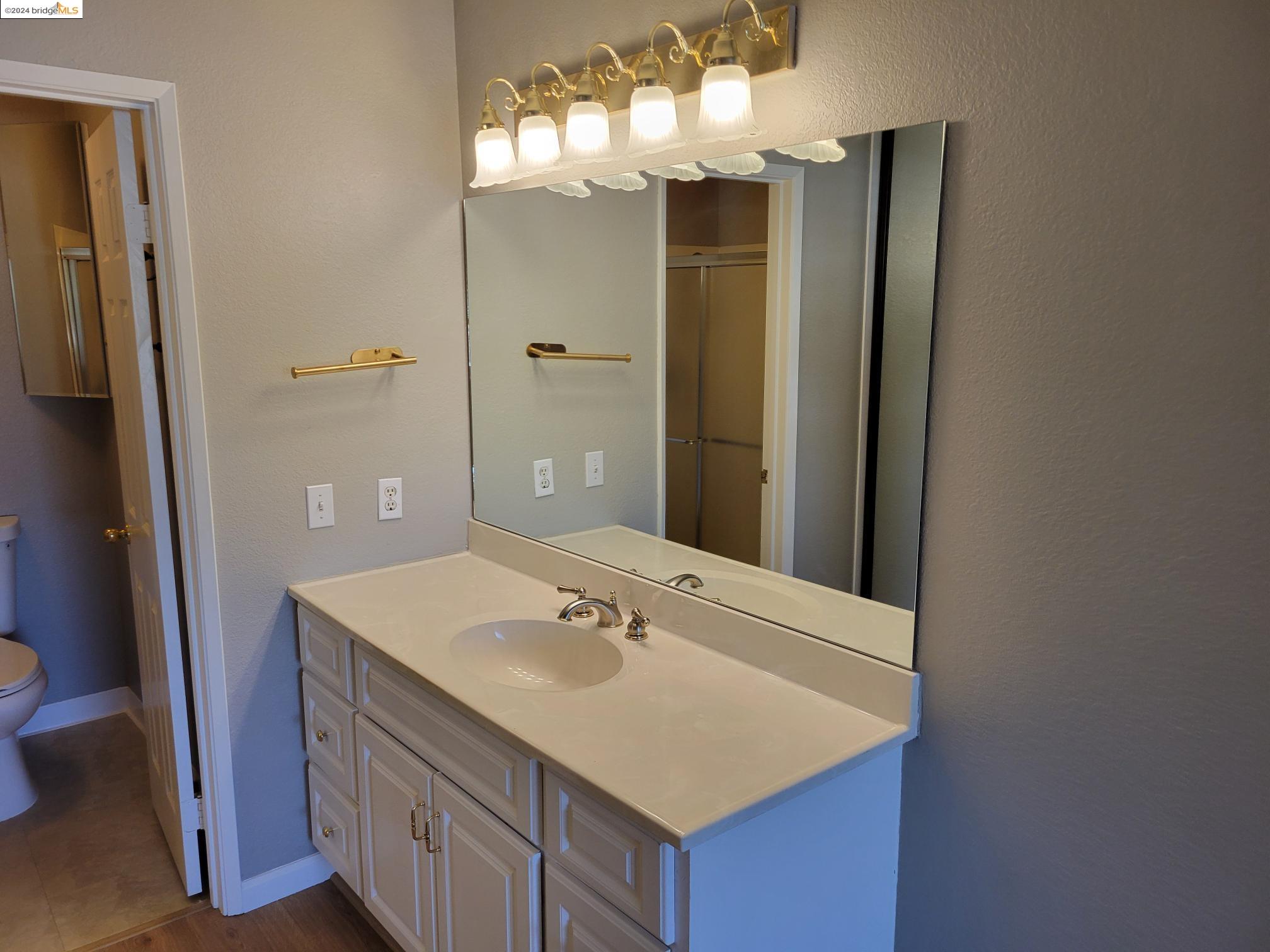Detail Gallery Image 11 of 18 For 5050 Valley Crest Dr #67,  Concord,  CA 94521 - 2 Beds | 2 Baths