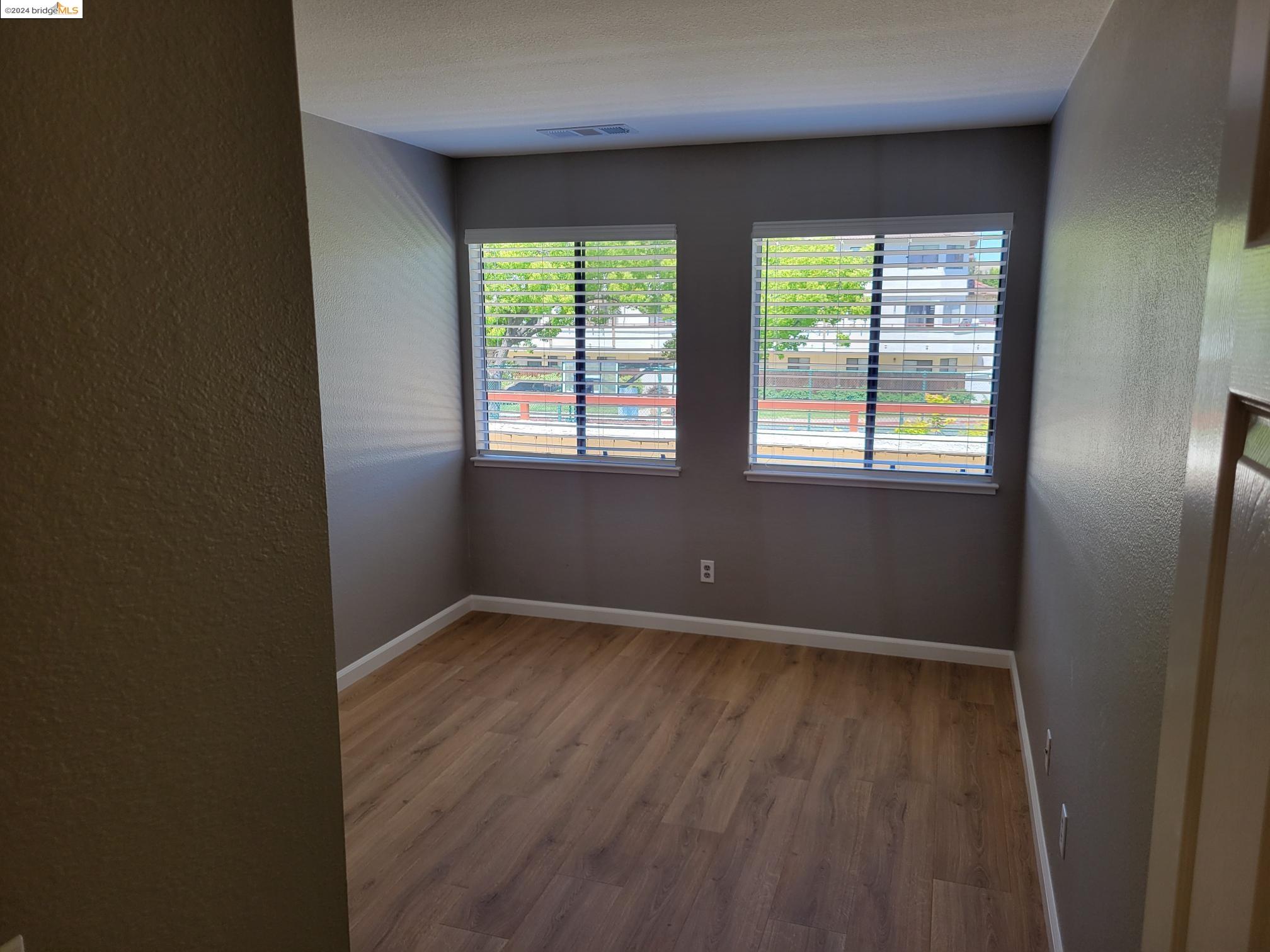 Detail Gallery Image 7 of 18 For 5050 Valley Crest Dr #67,  Concord,  CA 94521 - 2 Beds | 2 Baths