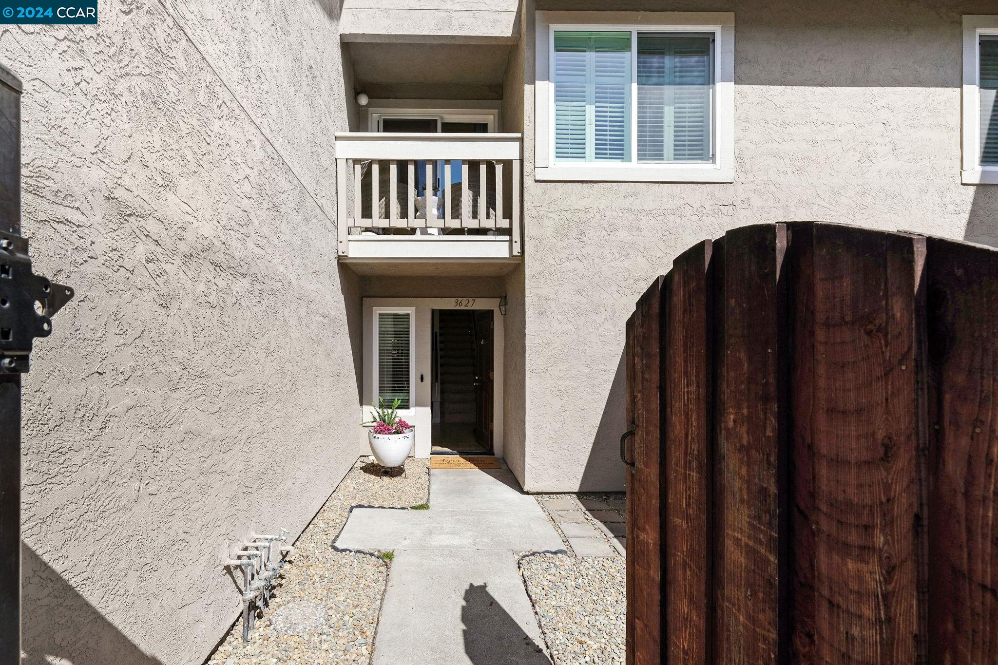 Detail Gallery Image 2 of 26 For 3627 Crow Canyon Rd, San Ramon,  CA 94582 - 2 Beds | 2/1 Baths