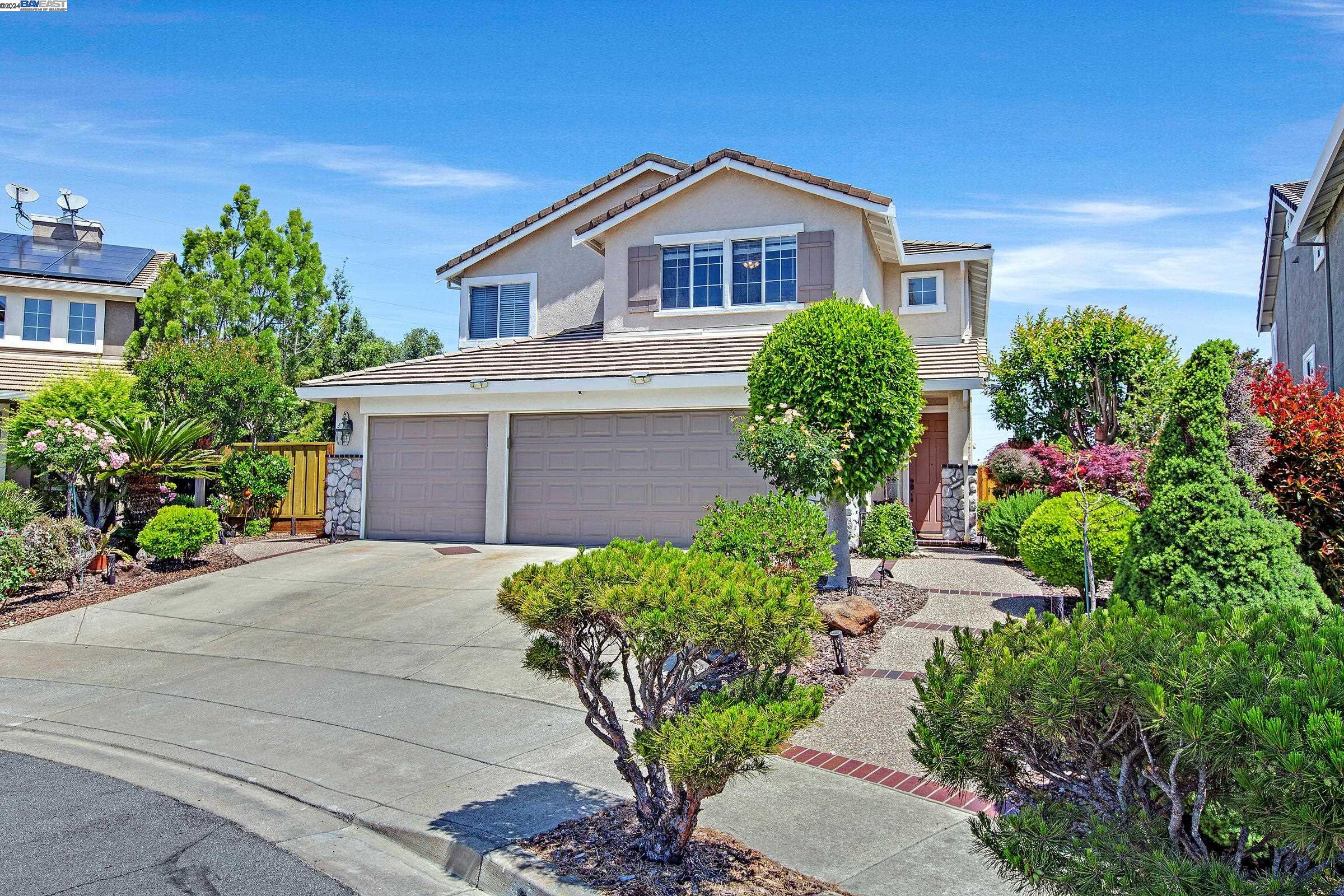 Detail Gallery Image 1 of 1 For 25736 Durrwood Ct, Castro Valley,  CA 94552 - 5 Beds | 2/1 Baths