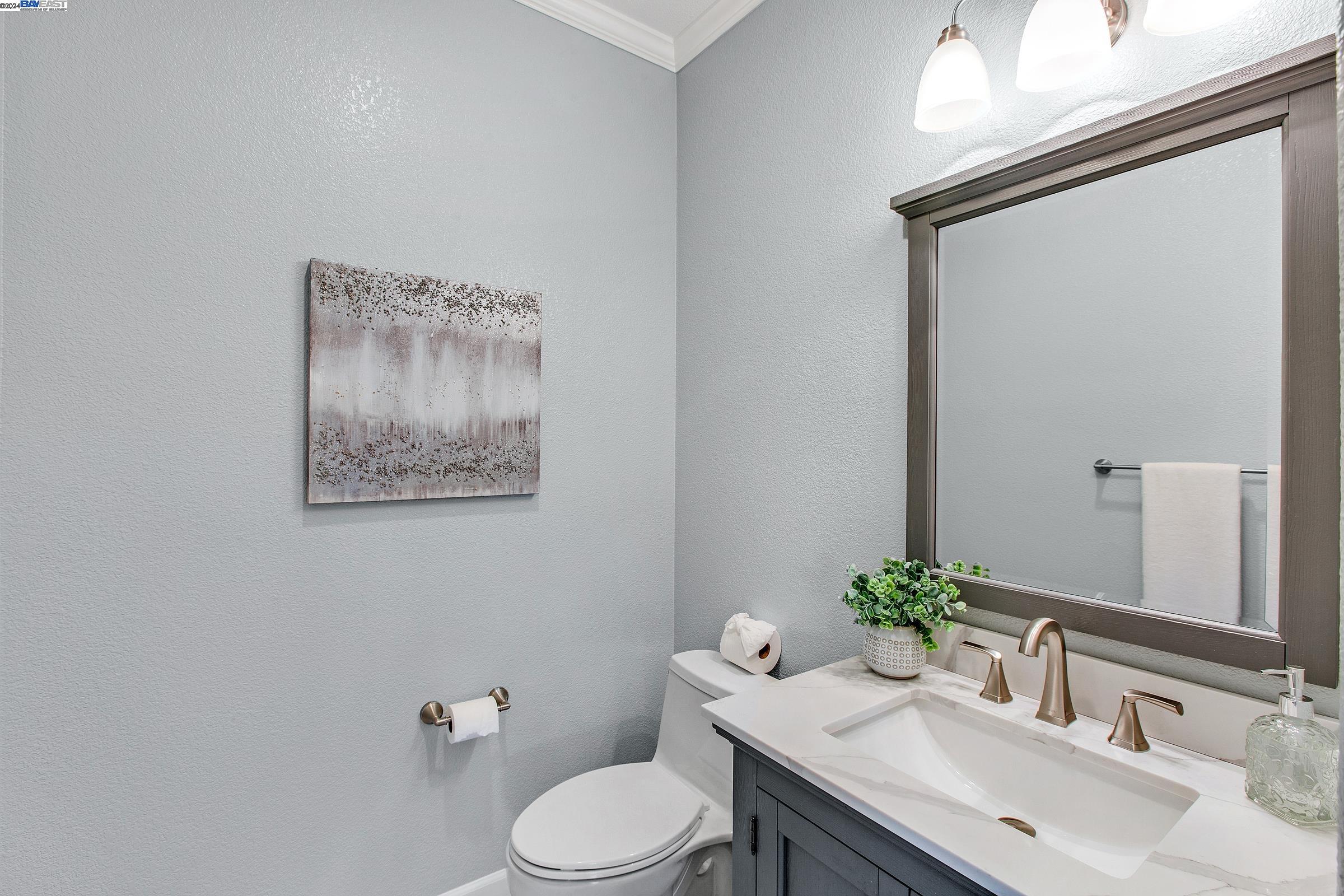 Detail Gallery Image 23 of 31 For 25736 Durrwood Ct, Castro Valley,  CA 94552 - 5 Beds | 2/1 Baths