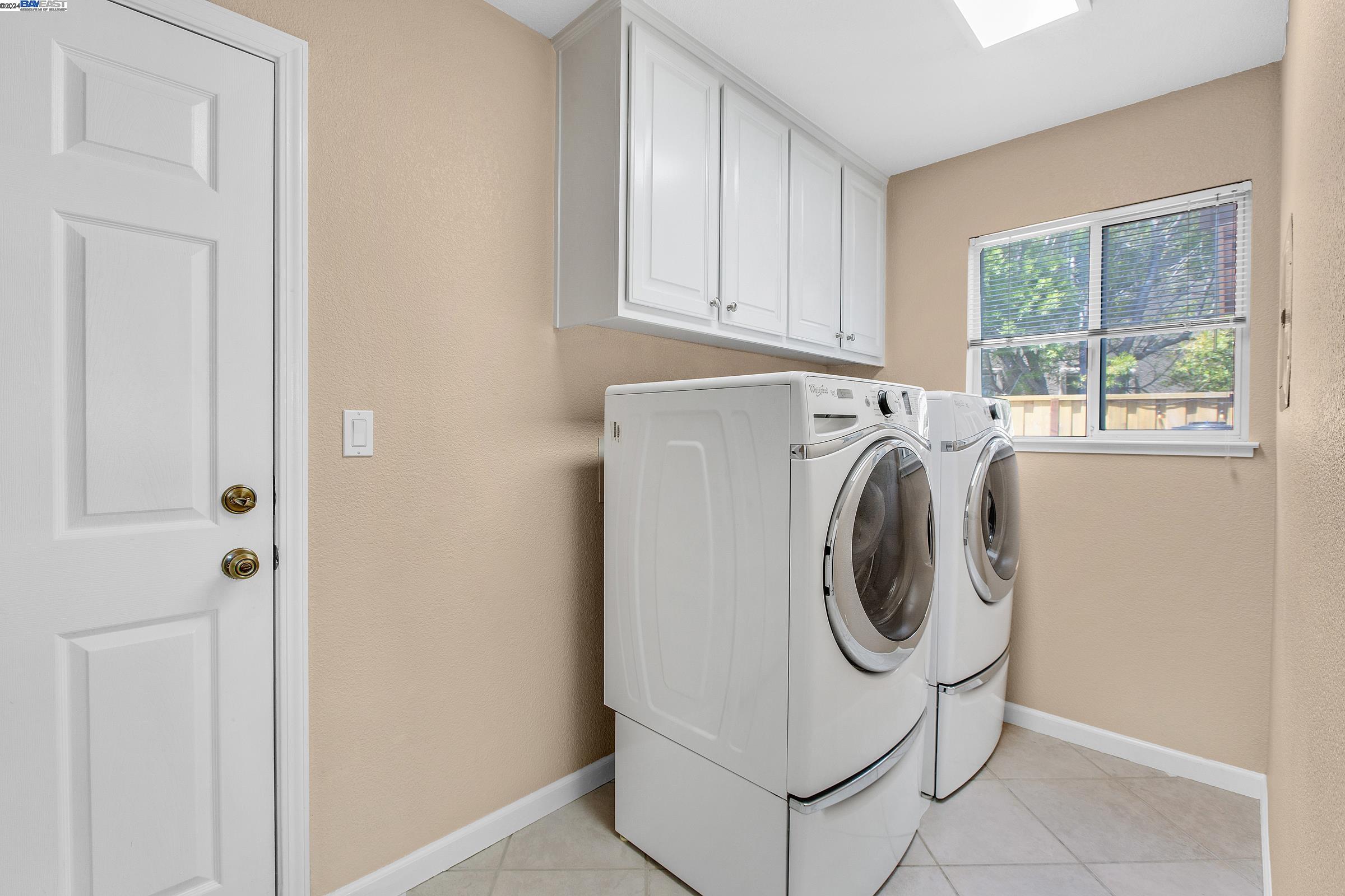 Detail Gallery Image 25 of 31 For 25736 Durrwood Ct, Castro Valley,  CA 94552 - 5 Beds | 2/1 Baths