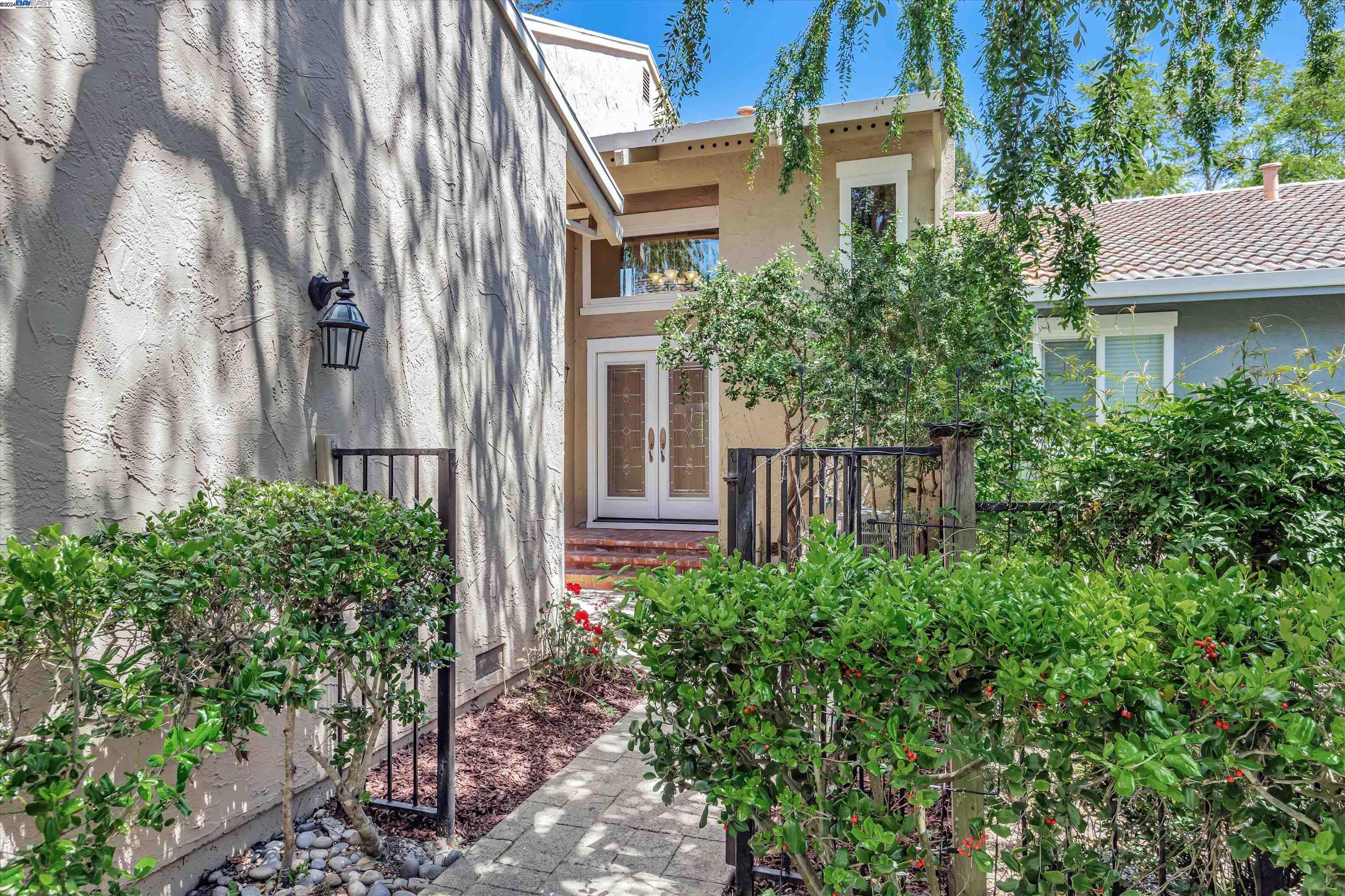 MLS: 41060448 Condo For Sale
