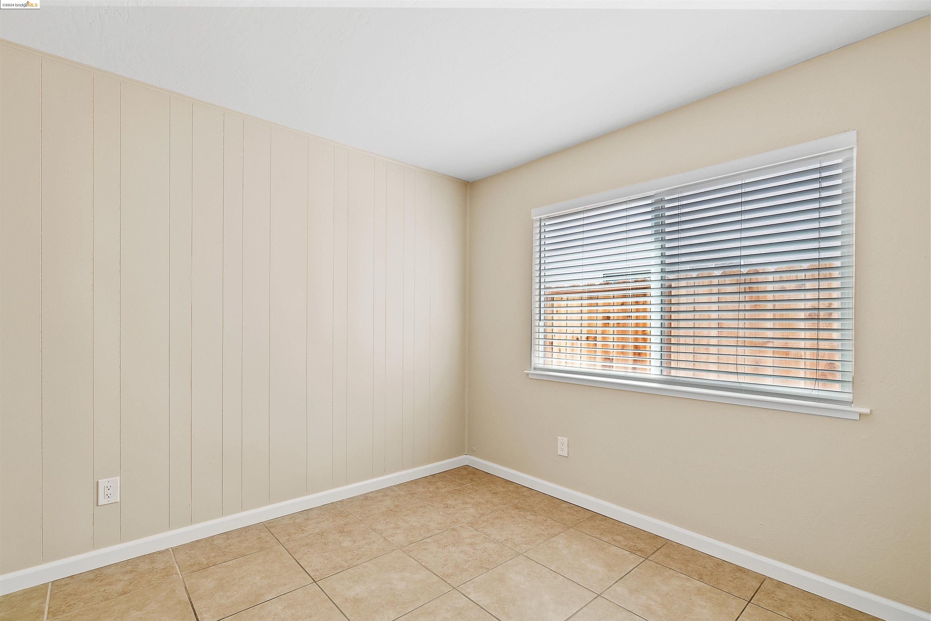 Detail Gallery Image 24 of 33 For 133 E Trident Dr, Pittsburg,  CA 94565 - 4 Beds | 2 Baths
