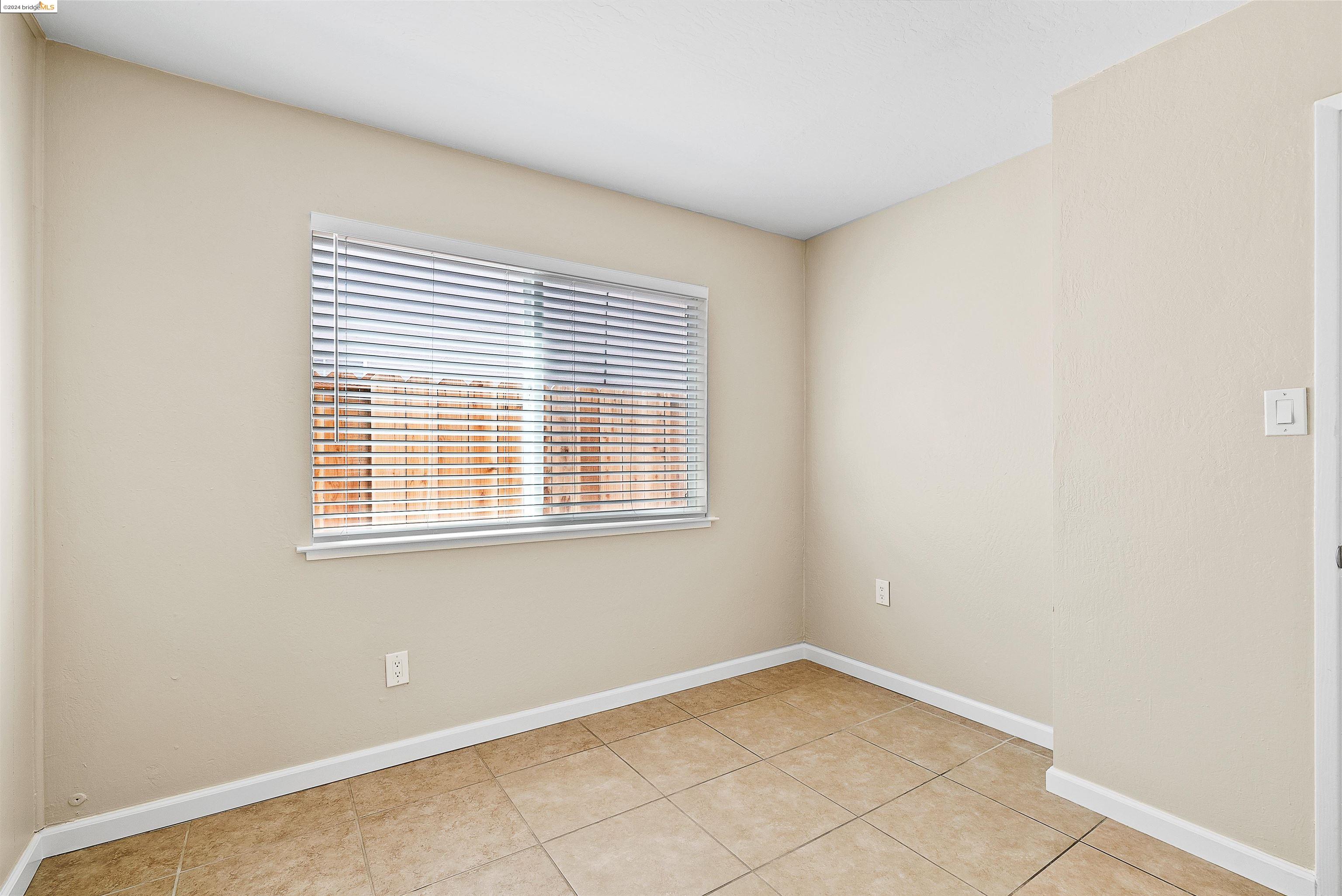 Detail Gallery Image 25 of 33 For 133 E Trident Dr, Pittsburg,  CA 94565 - 4 Beds | 2 Baths