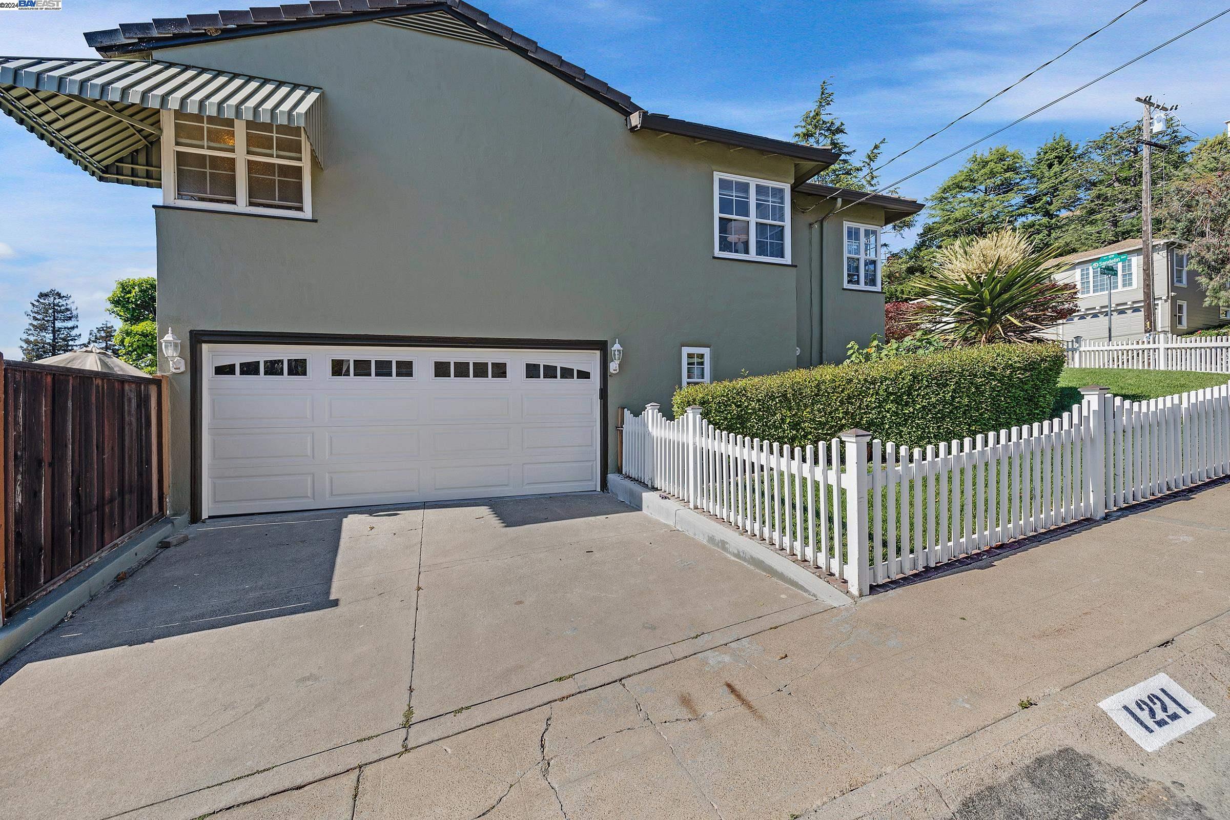 Detail Gallery Image 1 of 1 For 1221 Sandelin Ave, San Leandro,  CA 94577 - 3 Beds | 3 Baths