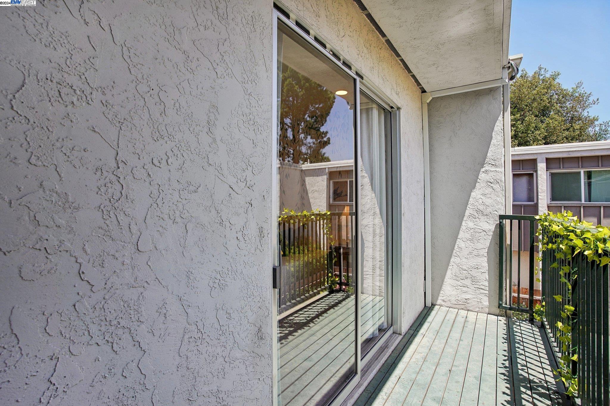 Detail Gallery Image 21 of 26 For 1411 Creekside Dr #12,  Walnut Creek,  CA 94596 - 2 Beds | 1/1 Baths
