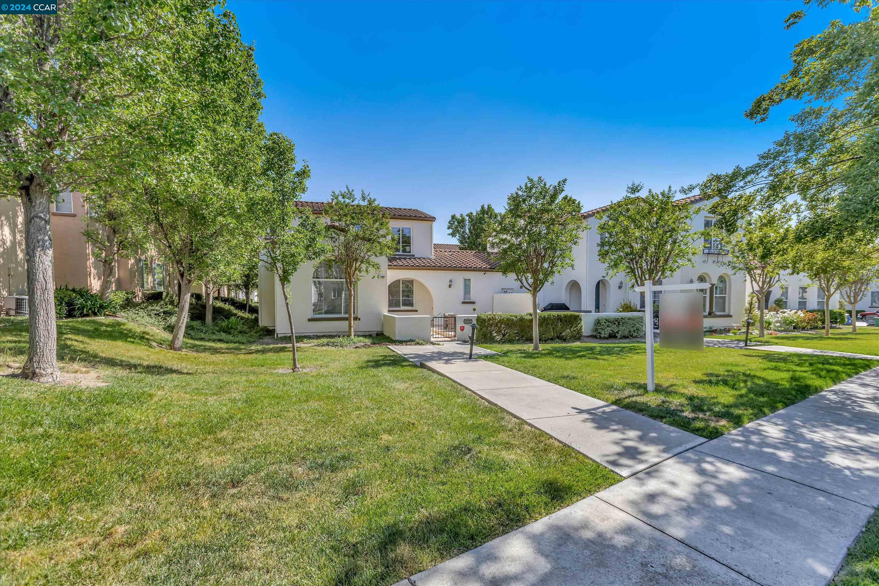 Photo #2: 41060477 Listing 