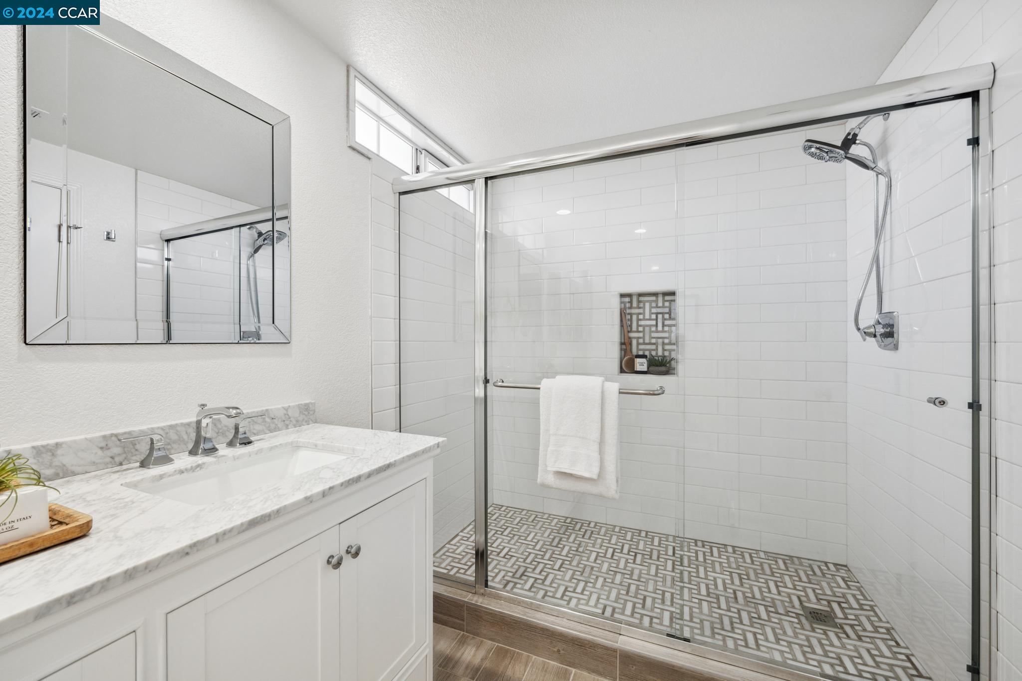 Detail Gallery Image 33 of 60 For 6525 Ridgewood Dr, Castro Valley,  CA 94552 - 3 Beds | 2/1 Baths