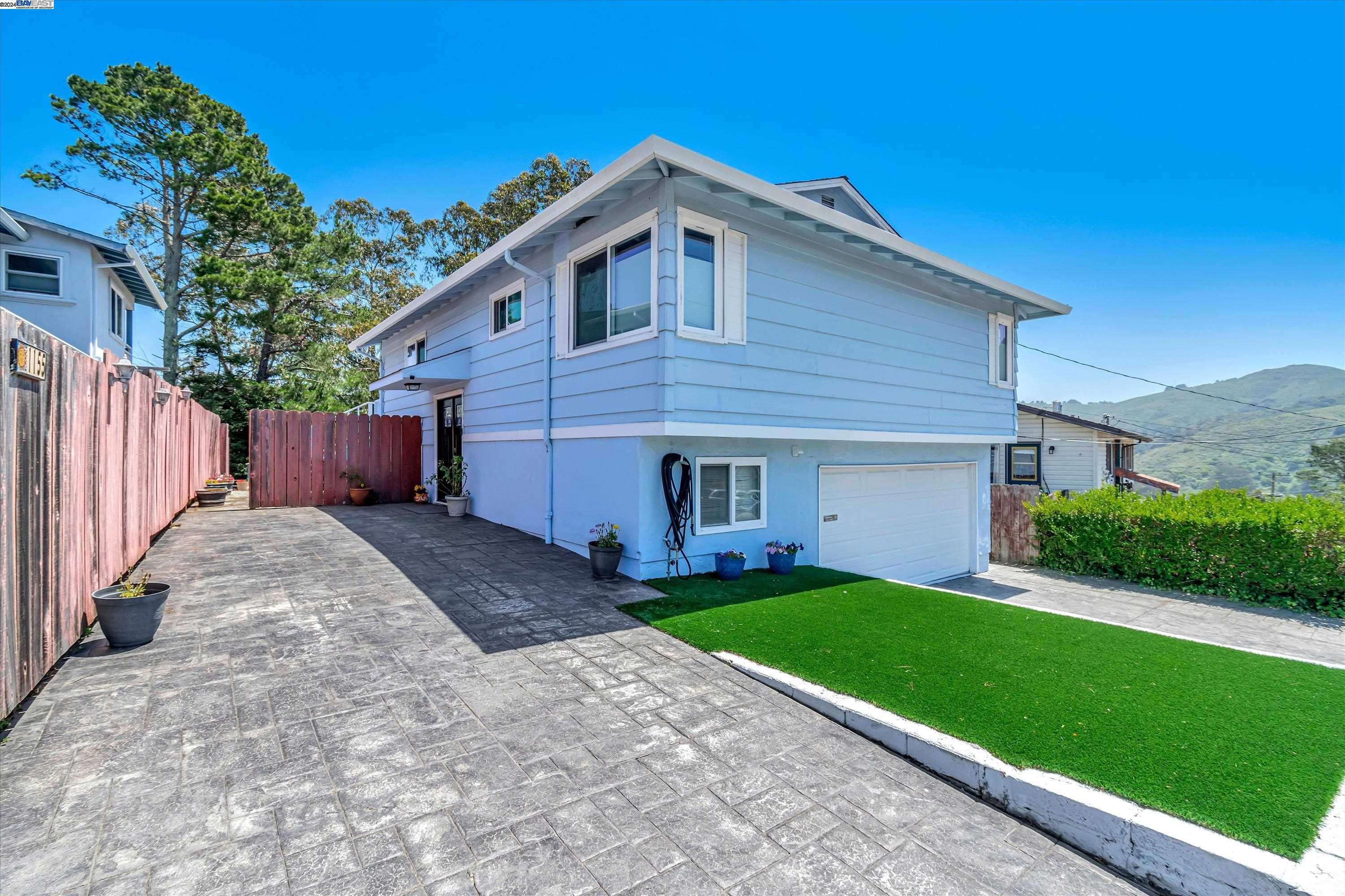 Detail Gallery Image 1 of 1 For 1155 Manzanita Dr, Pacifica,  CA 94044 - 4 Beds | 2/1 Baths