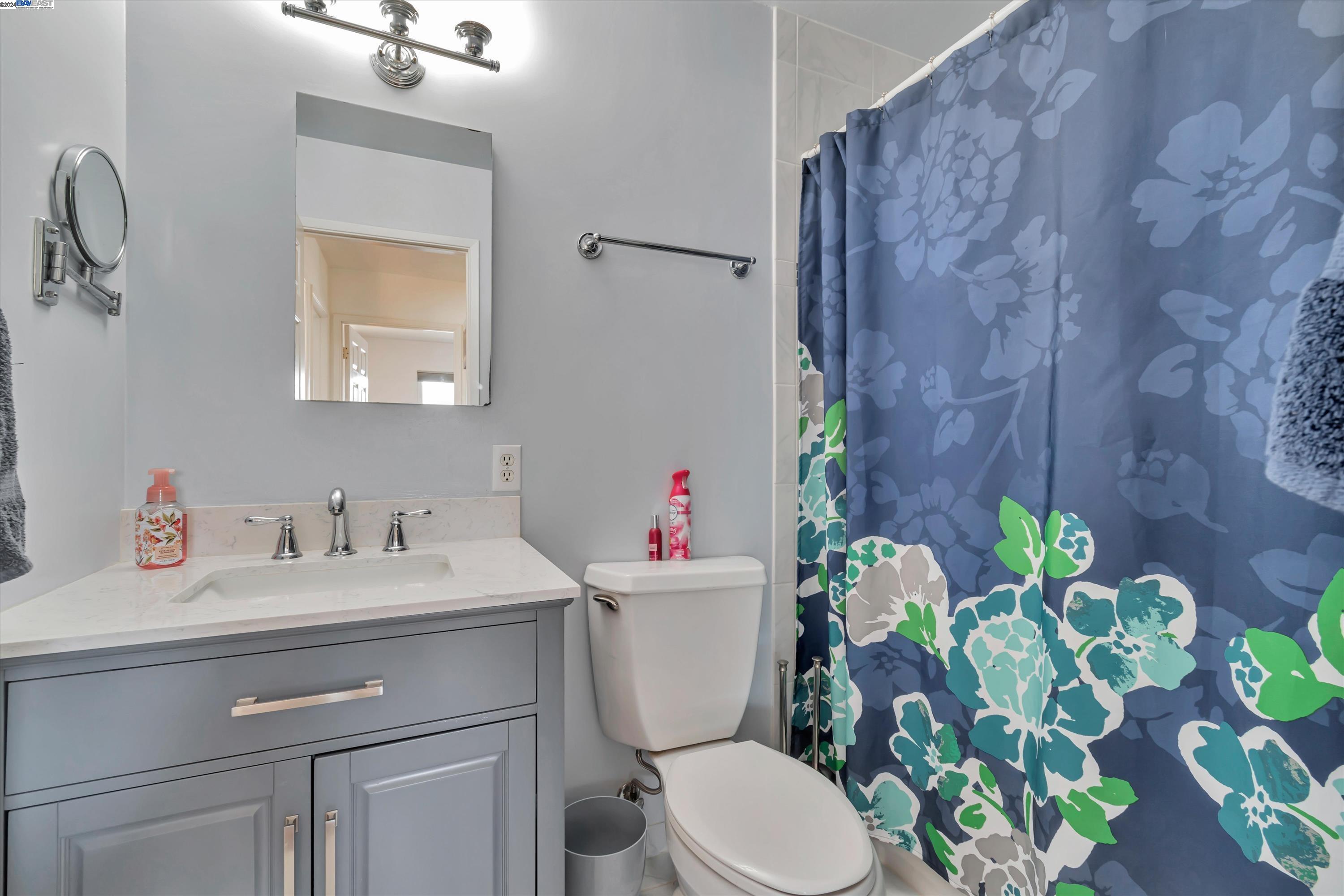 Detail Gallery Image 21 of 28 For 1155 Manzanita Dr, Pacifica,  CA 94044 - 4 Beds | 2/1 Baths