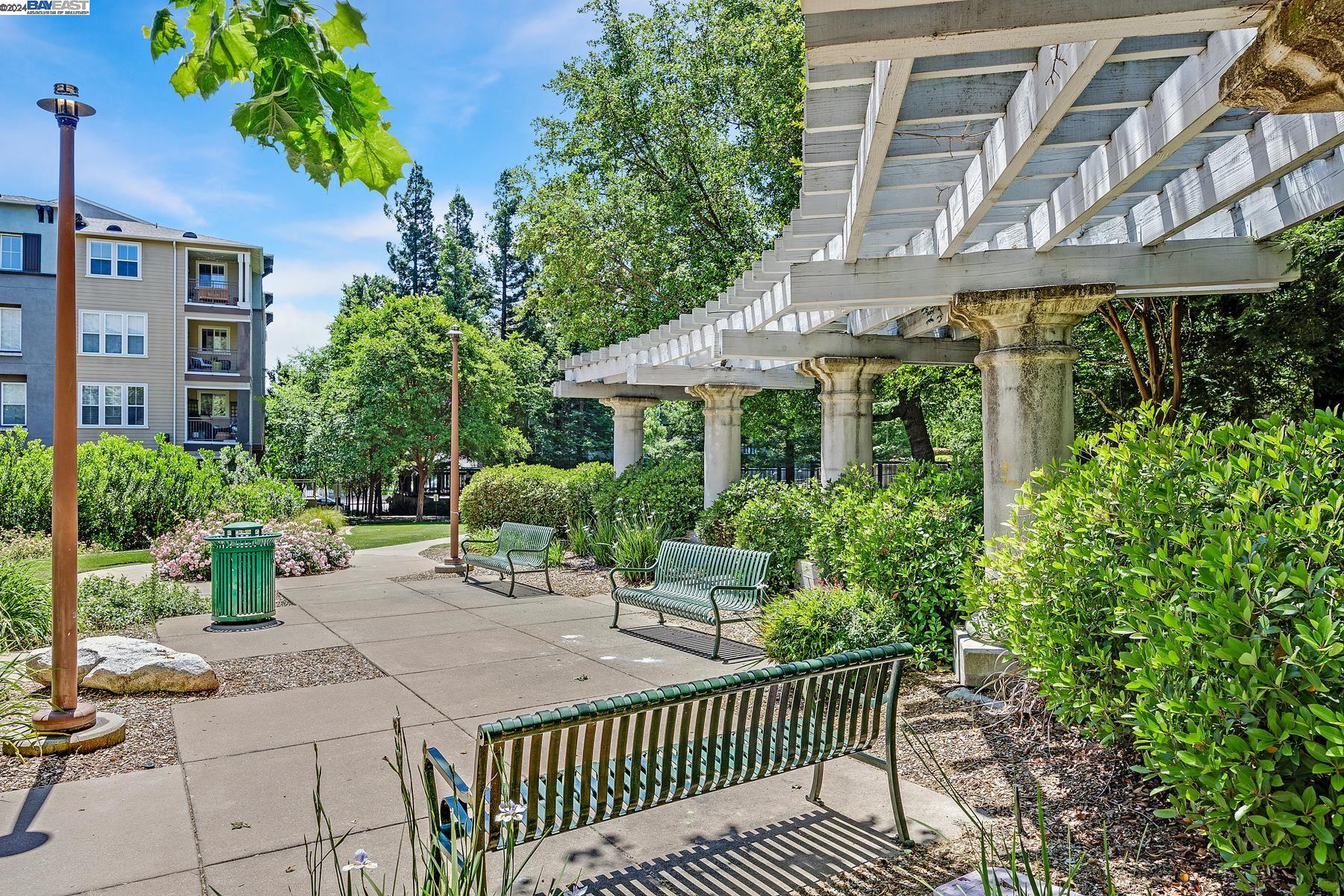 Detail Gallery Image 6 of 34 For 1315 Alma Ave #232,  Walnut Creek,  CA 94596-8521 - 2 Beds | 2 Baths