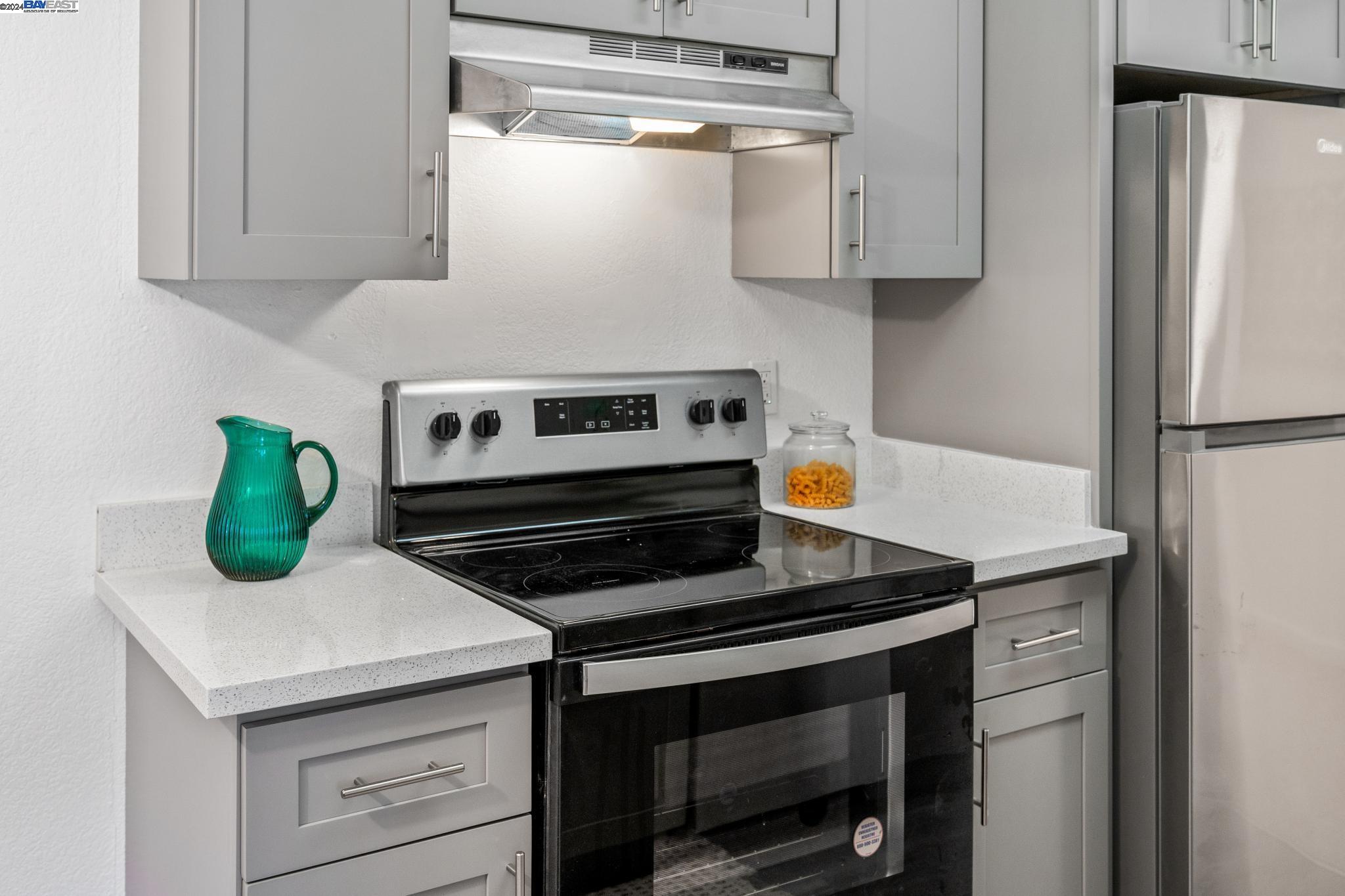 Detail Gallery Image 12 of 28 For 14101 E 14th St #204,  San Leandro,  CA 94578 - 2 Beds | 2 Baths