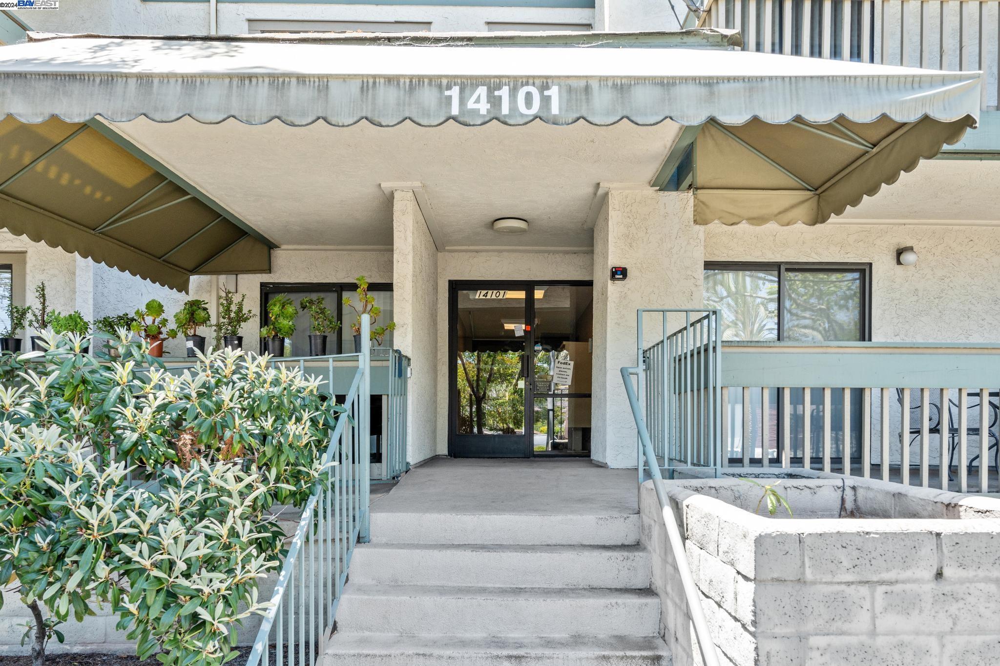 Detail Gallery Image 3 of 28 For 14101 E 14th St #204,  San Leandro,  CA 94578 - 2 Beds | 2 Baths
