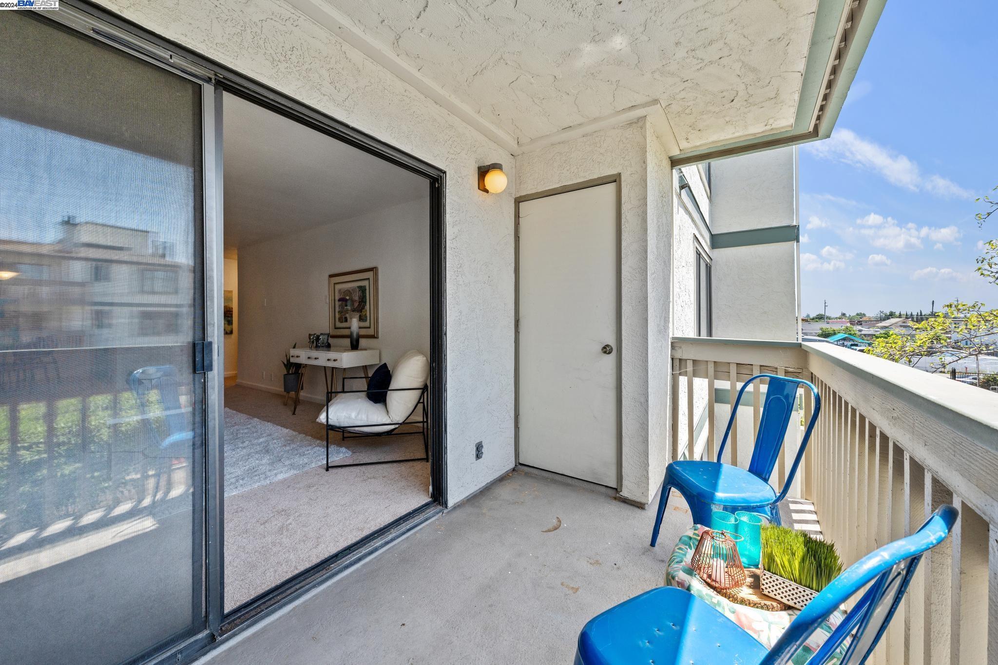 Detail Gallery Image 23 of 28 For 14101 E 14th St #204,  San Leandro,  CA 94578 - 2 Beds | 2 Baths