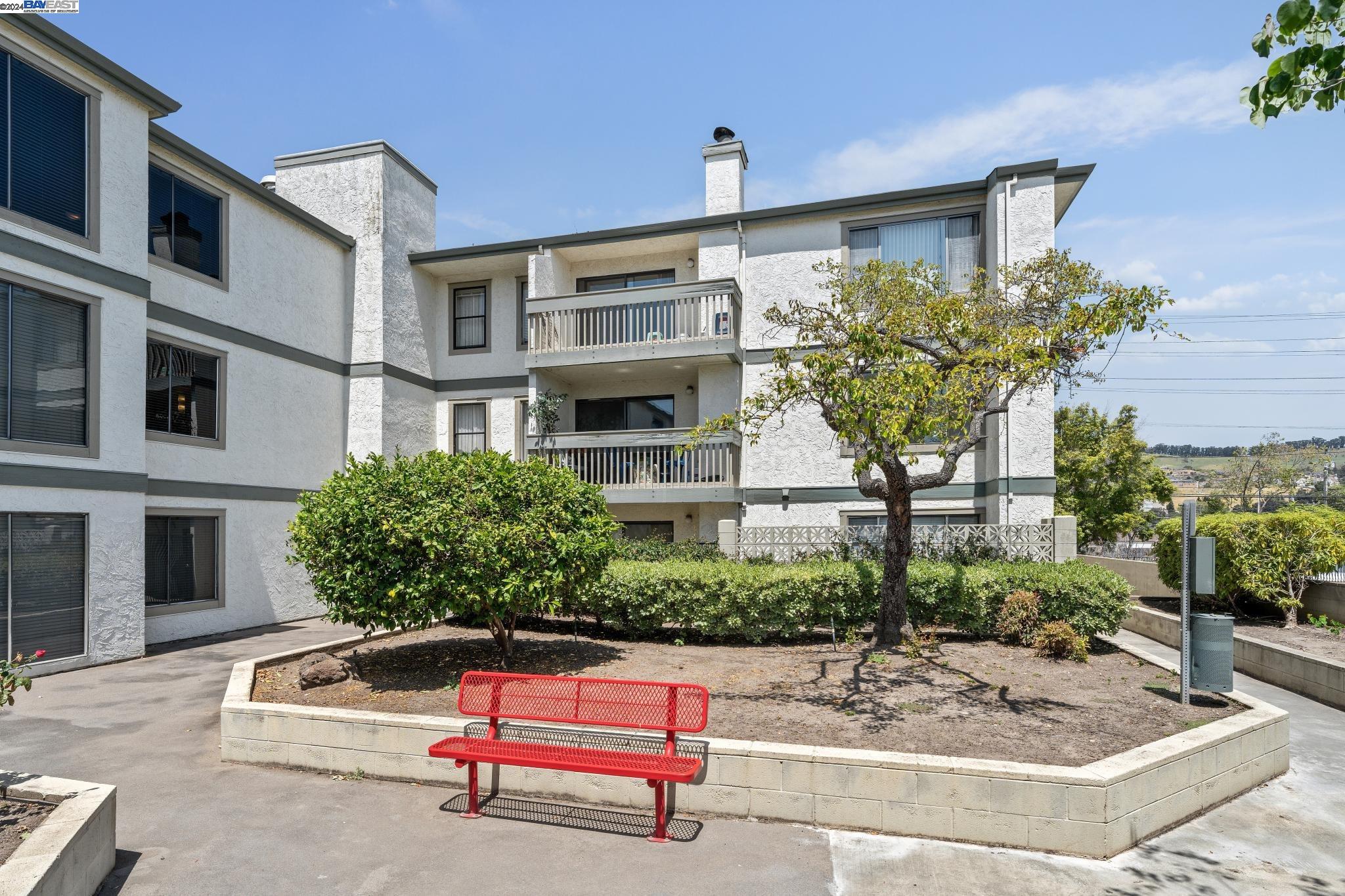 Detail Gallery Image 26 of 28 For 14101 E 14th St #204,  San Leandro,  CA 94578 - 2 Beds | 2 Baths