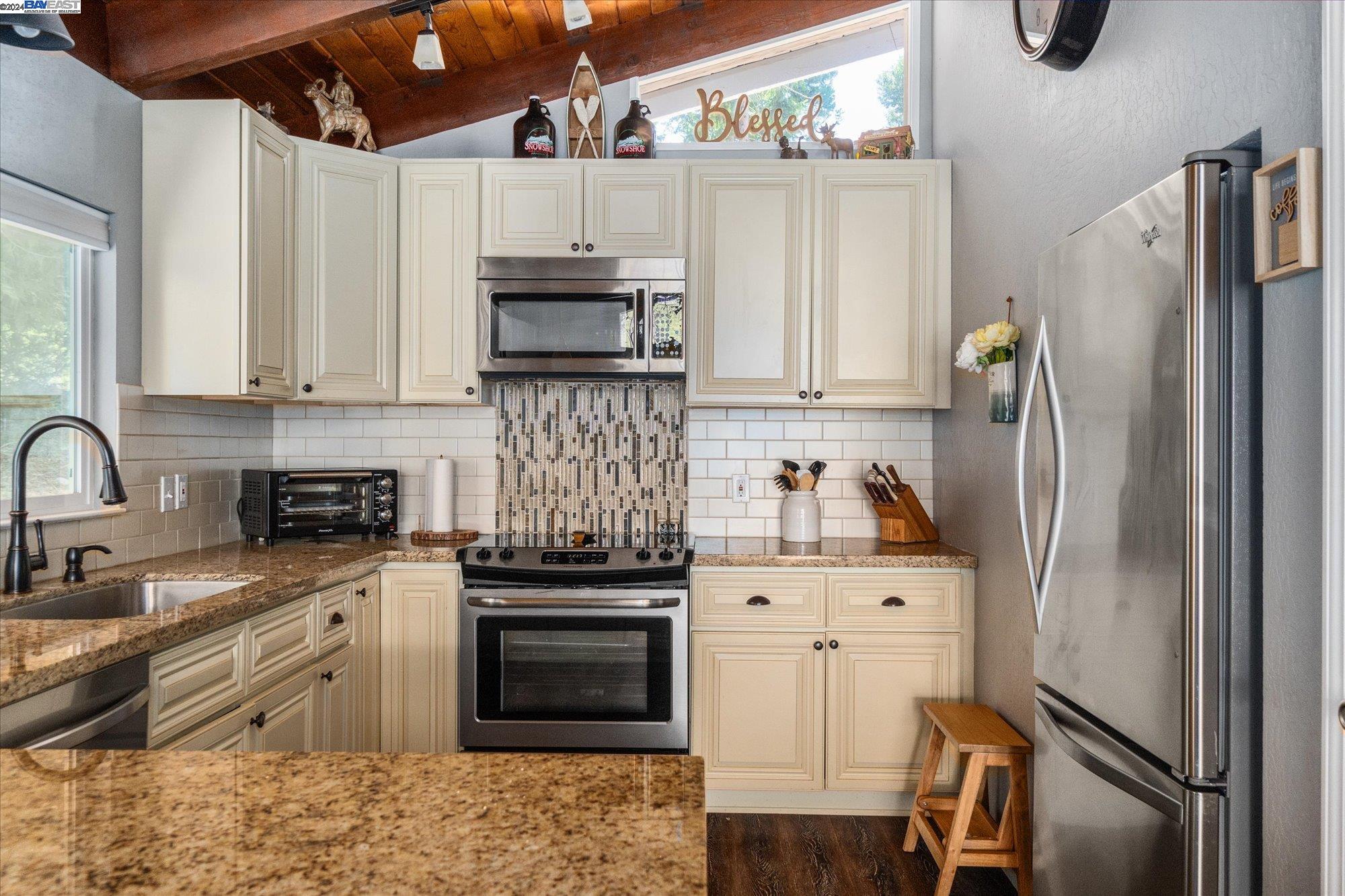 Detail Gallery Image 11 of 36 For 2190 Patricia Ln, Arnold,  CA 95223 - 3 Beds | 2/1 Baths