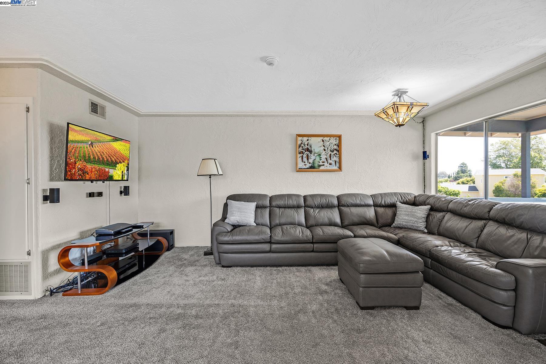 Photo #6: 41060532 Listing 