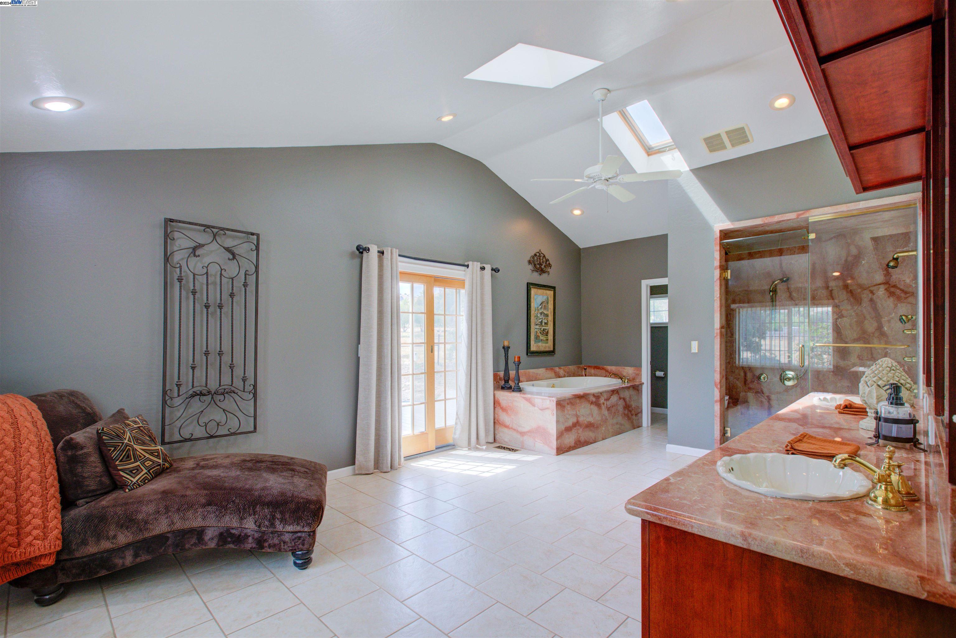 Detail Gallery Image 12 of 26 For 10040 Tesla Road, Livermore,  CA 94550 - 4 Beds | 4 Baths