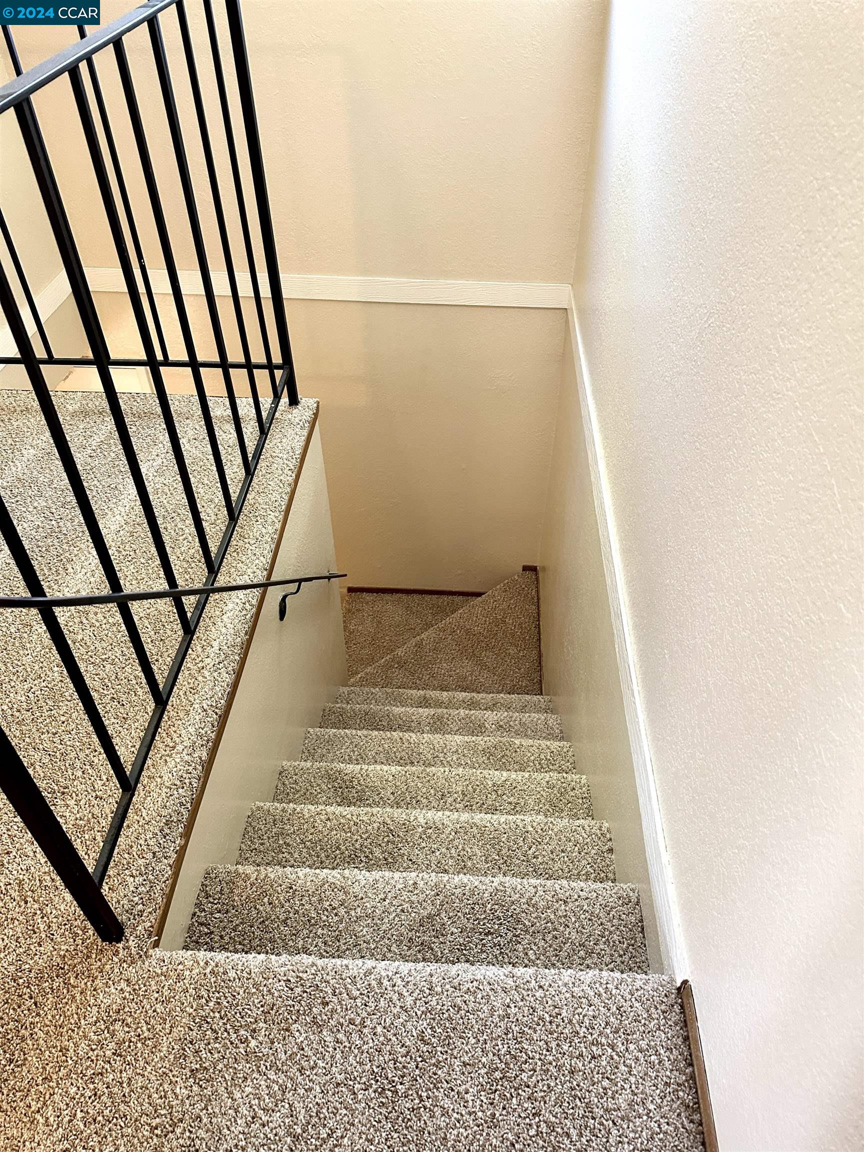 Detail Gallery Image 6 of 19 For 3712 Willow Pass Rd #24,  Concord,  CA 94519 - 2 Beds | 1/1 Baths