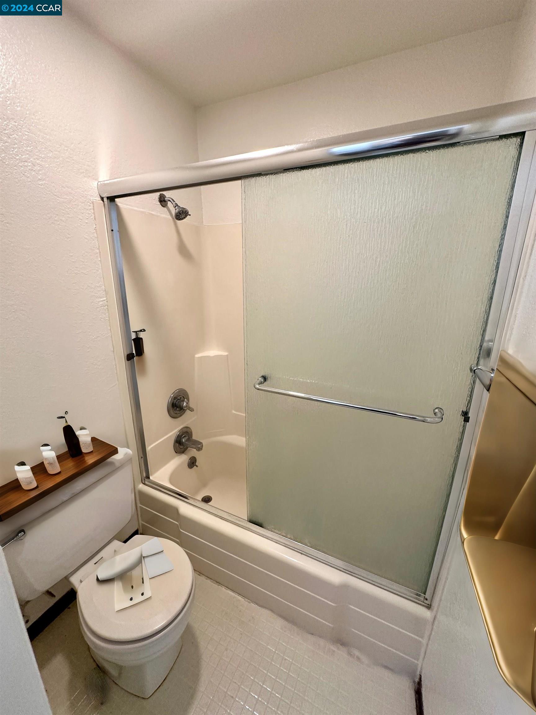 Detail Gallery Image 10 of 19 For 3712 Willow Pass Rd #24,  Concord,  CA 94519 - 2 Beds | 1/1 Baths