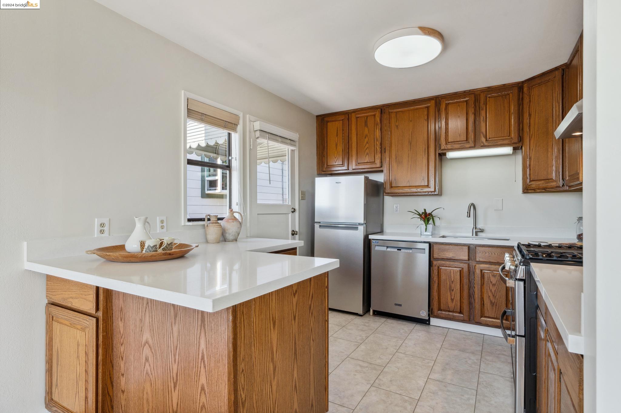 Detail Gallery Image 19 of 59 For 6248 Highland Ave, Richmond,  CA 94805 - 2 Beds | 2 Baths