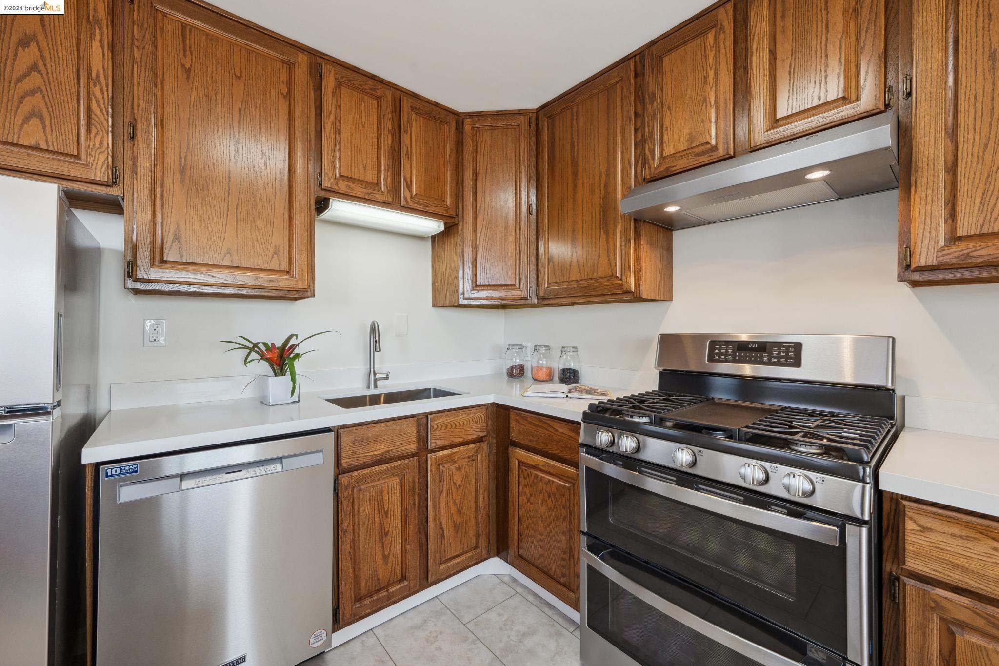 Detail Gallery Image 20 of 59 For 6248 Highland Ave, Richmond,  CA 94805 - 2 Beds | 2 Baths