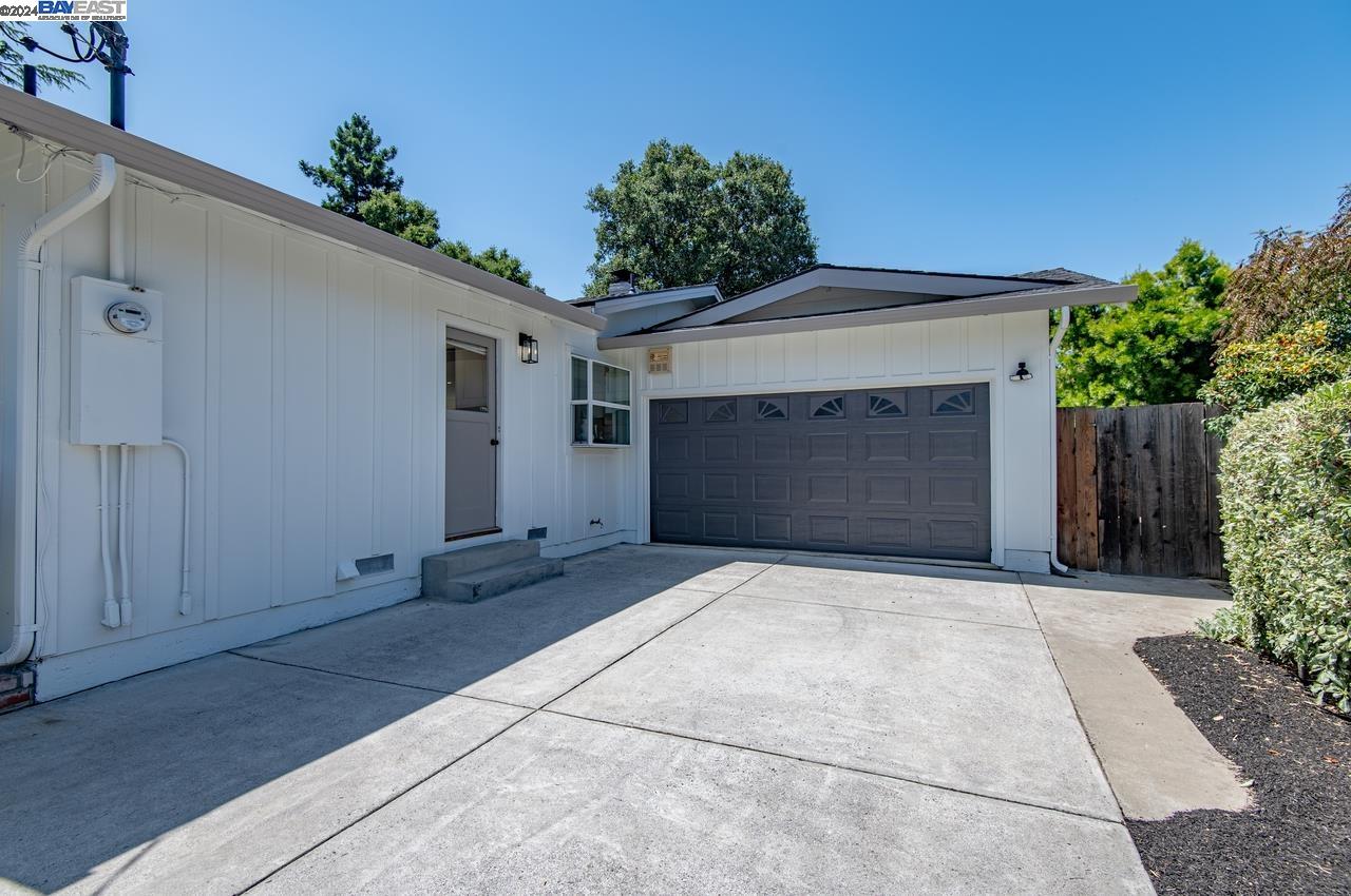 Detail Gallery Image 42 of 47 For 10501 Madera Dr, Cupertino,  CA 95014 - 3 Beds | 2/1 Baths