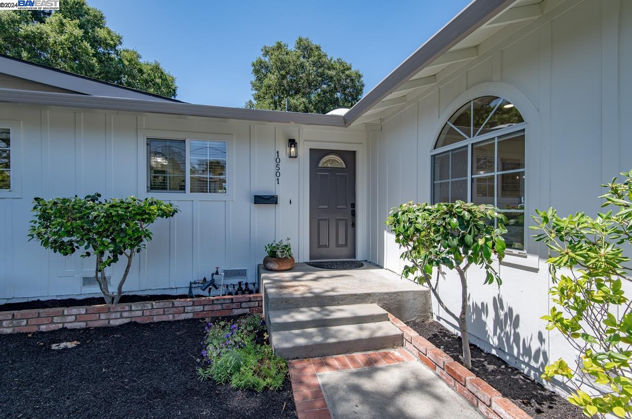 Detail Gallery Image 9 of 47 For 10501 Madera Dr, Cupertino,  CA 95014 - 3 Beds | 2/1 Baths