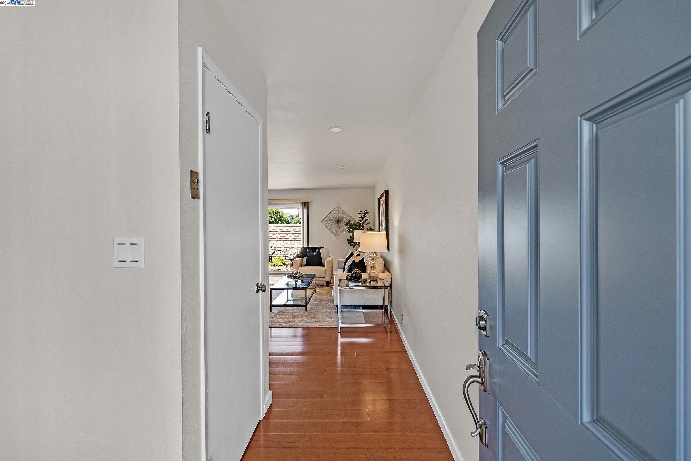 Detail Gallery Image 3 of 34 For 789 Woodgate Dr, San Leandro,  CA 94579 - 3 Beds | 2 Baths