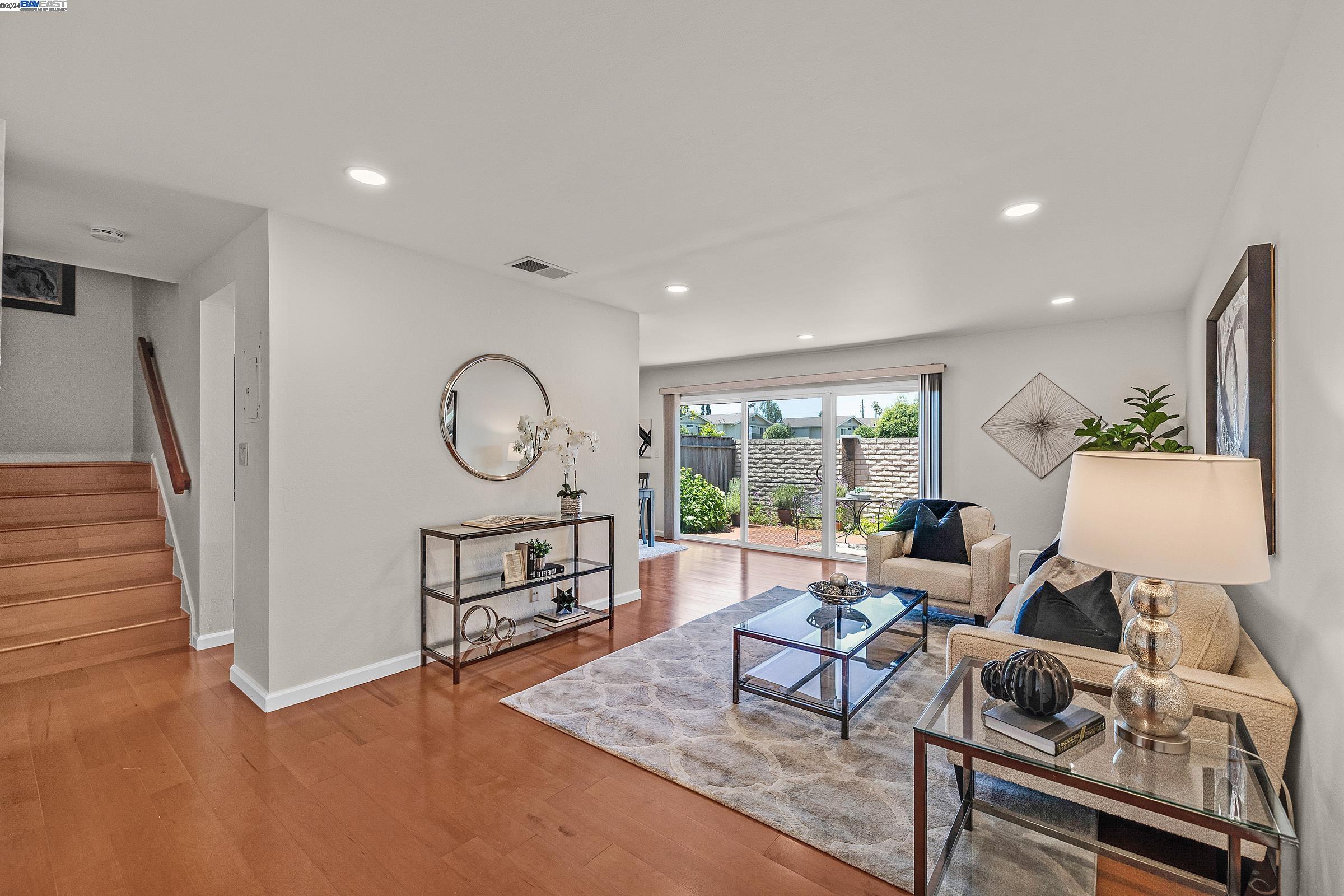 Detail Gallery Image 5 of 34 For 789 Woodgate Dr, San Leandro,  CA 94579 - 3 Beds | 2 Baths