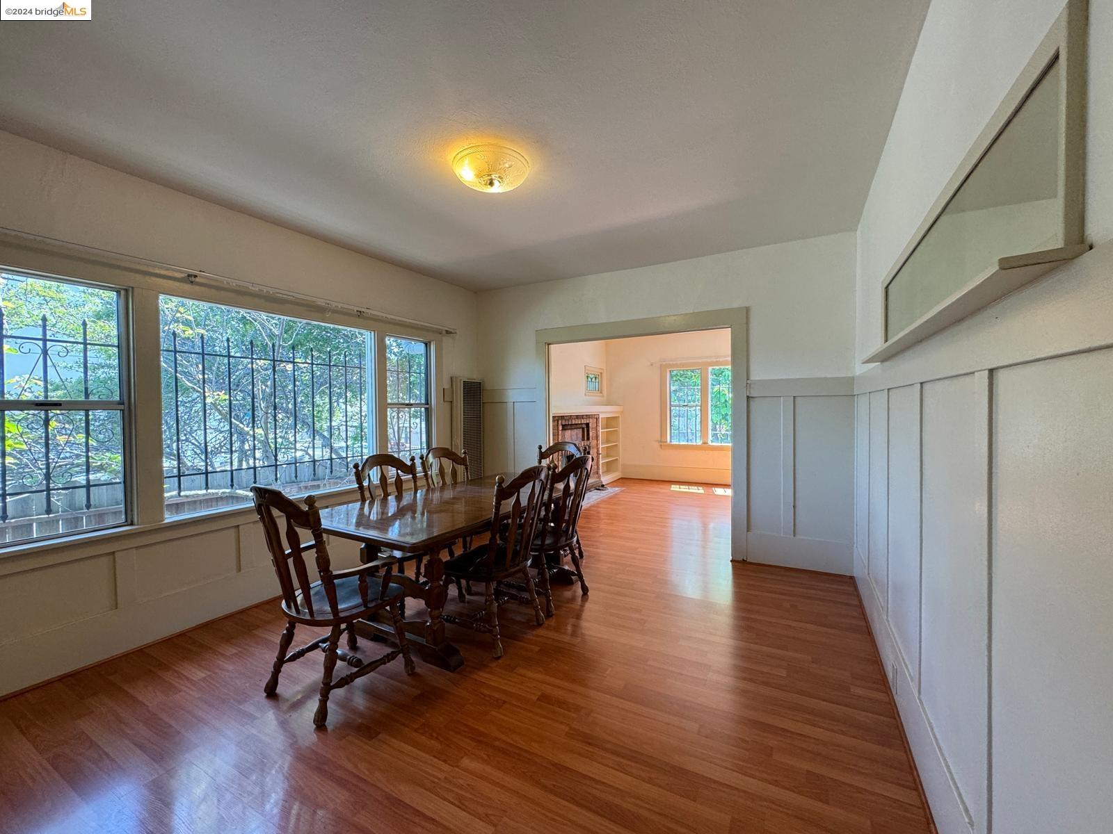 Detail Gallery Image 6 of 25 For 3737 13th Ave, Oakland,  CA 94610 - 5 Beds | 2 Baths
