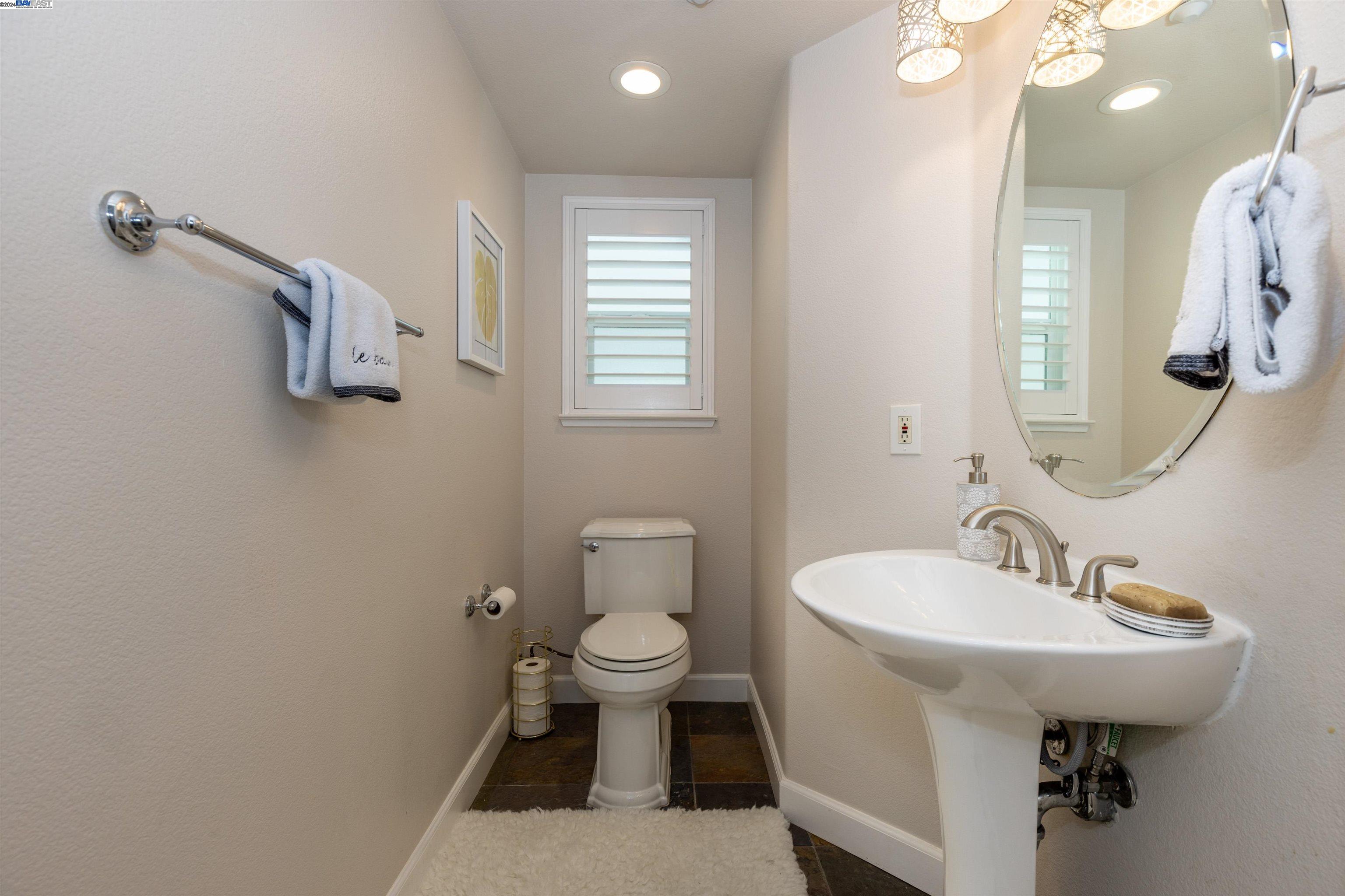 Detail Gallery Image 17 of 54 For 93 Fawn Dr, Livermore,  CA 94550 - 4 Beds | 2/1 Baths
