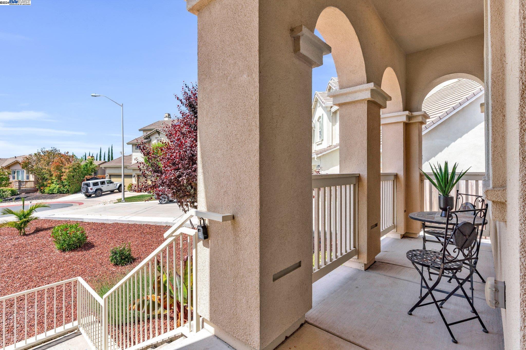 Detail Gallery Image 5 of 60 For 5216 Skyler Ct, Concord,  CA 94521 - 5 Beds | 3/1 Baths