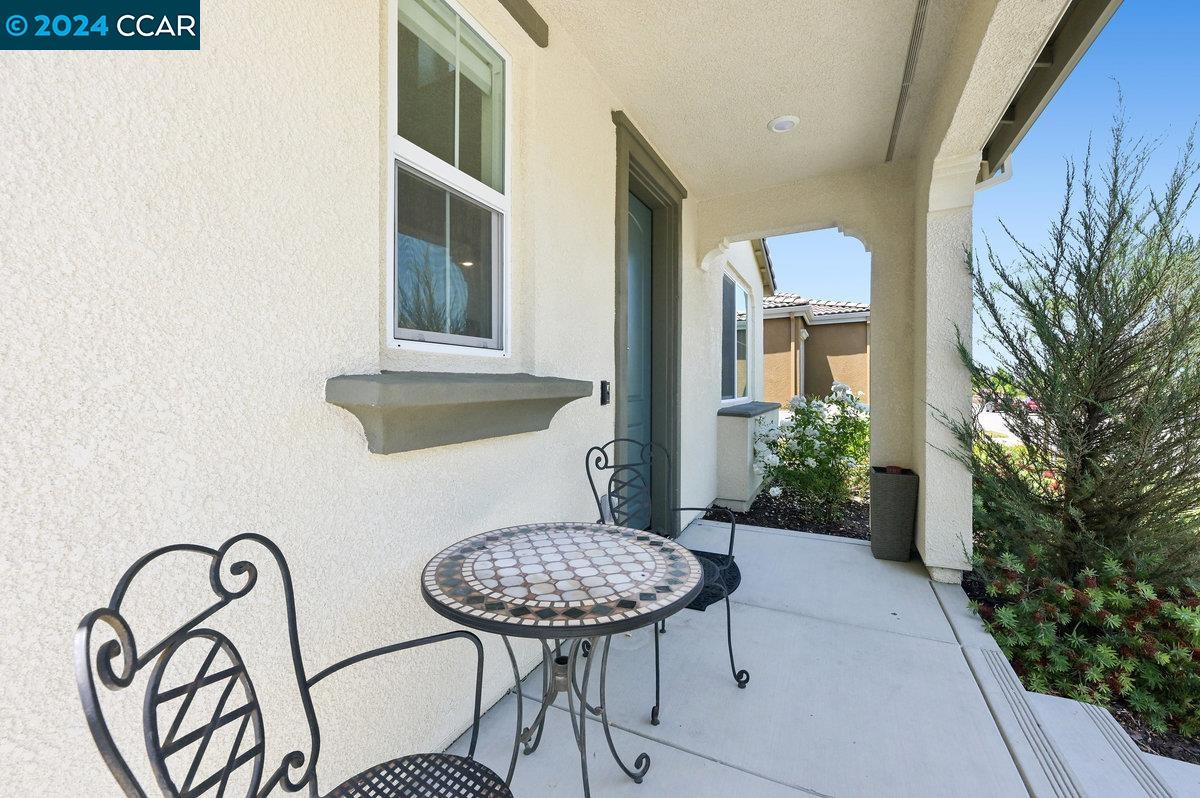 Detail Gallery Image 2 of 52 For 6795 Paseo St, Tracy,  CA 95377 - 5 Beds | 3/1 Baths