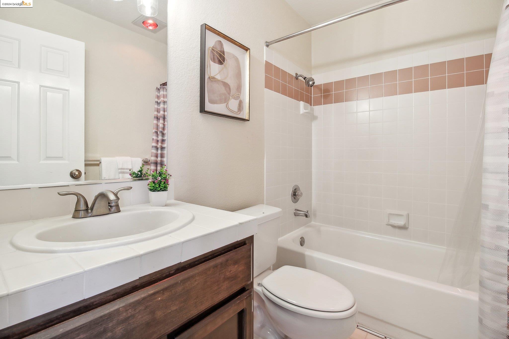Detail Gallery Image 25 of 60 For 202 Commodore Dr, Richmond,  CA 94804 - 2 Beds | 2/1 Baths