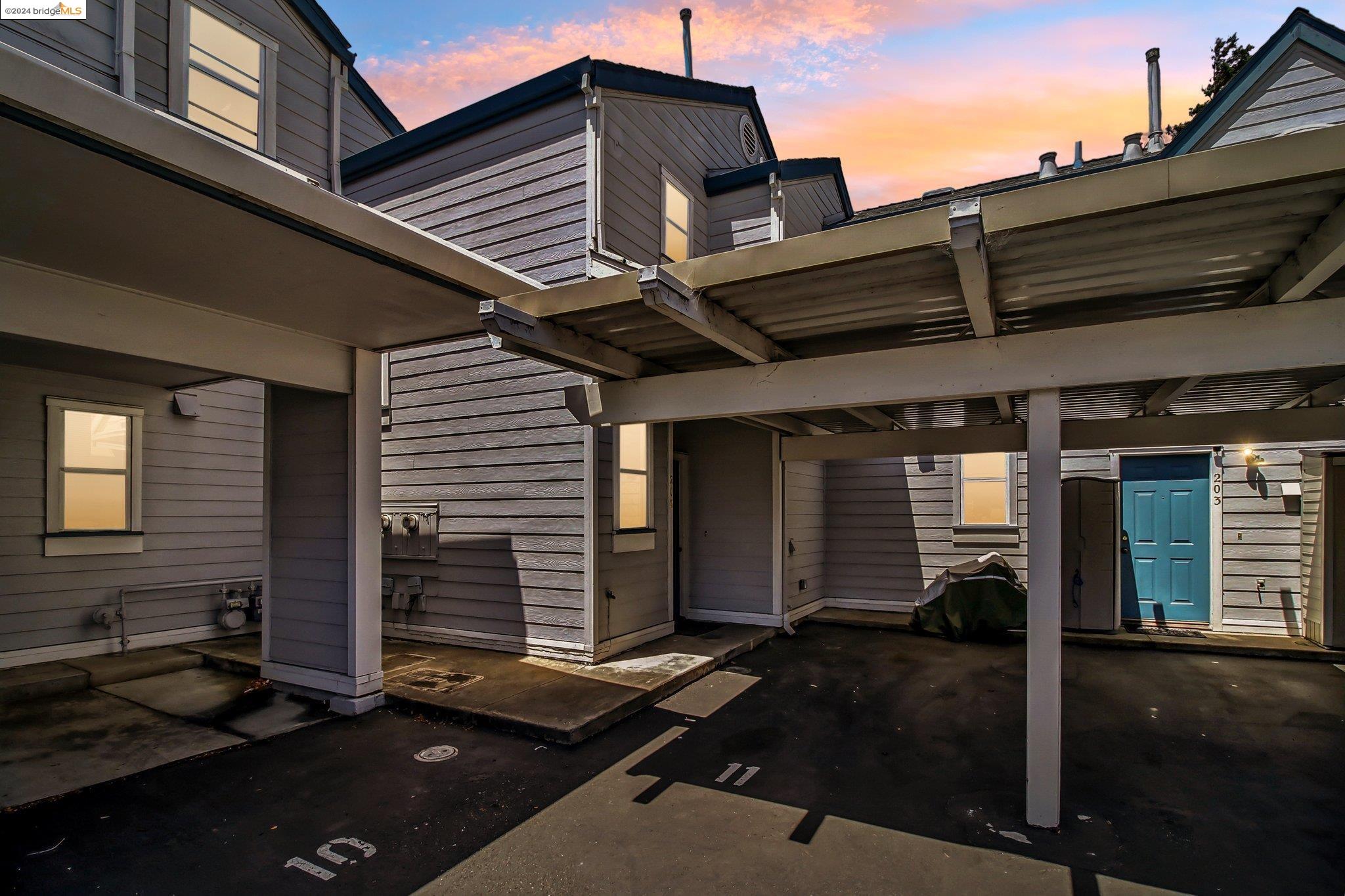 Detail Gallery Image 31 of 60 For 202 Commodore Dr, Richmond,  CA 94804 - 2 Beds | 2/1 Baths